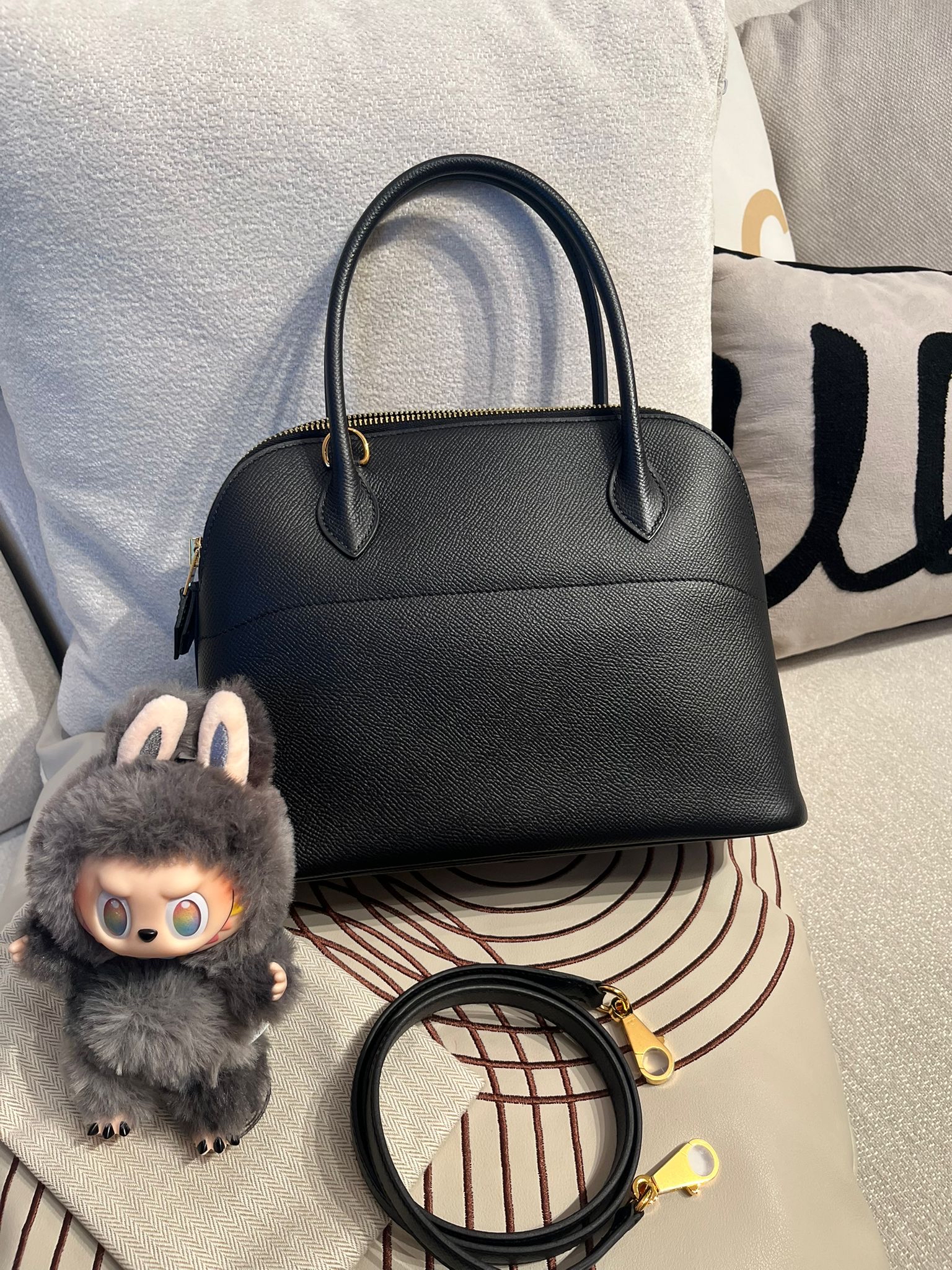 Hermes bolide 27,黑色牛皮金扣 STAMP D  100%Authentic ,99%new ✅肩帶全新未使用✅dust bag✅box 