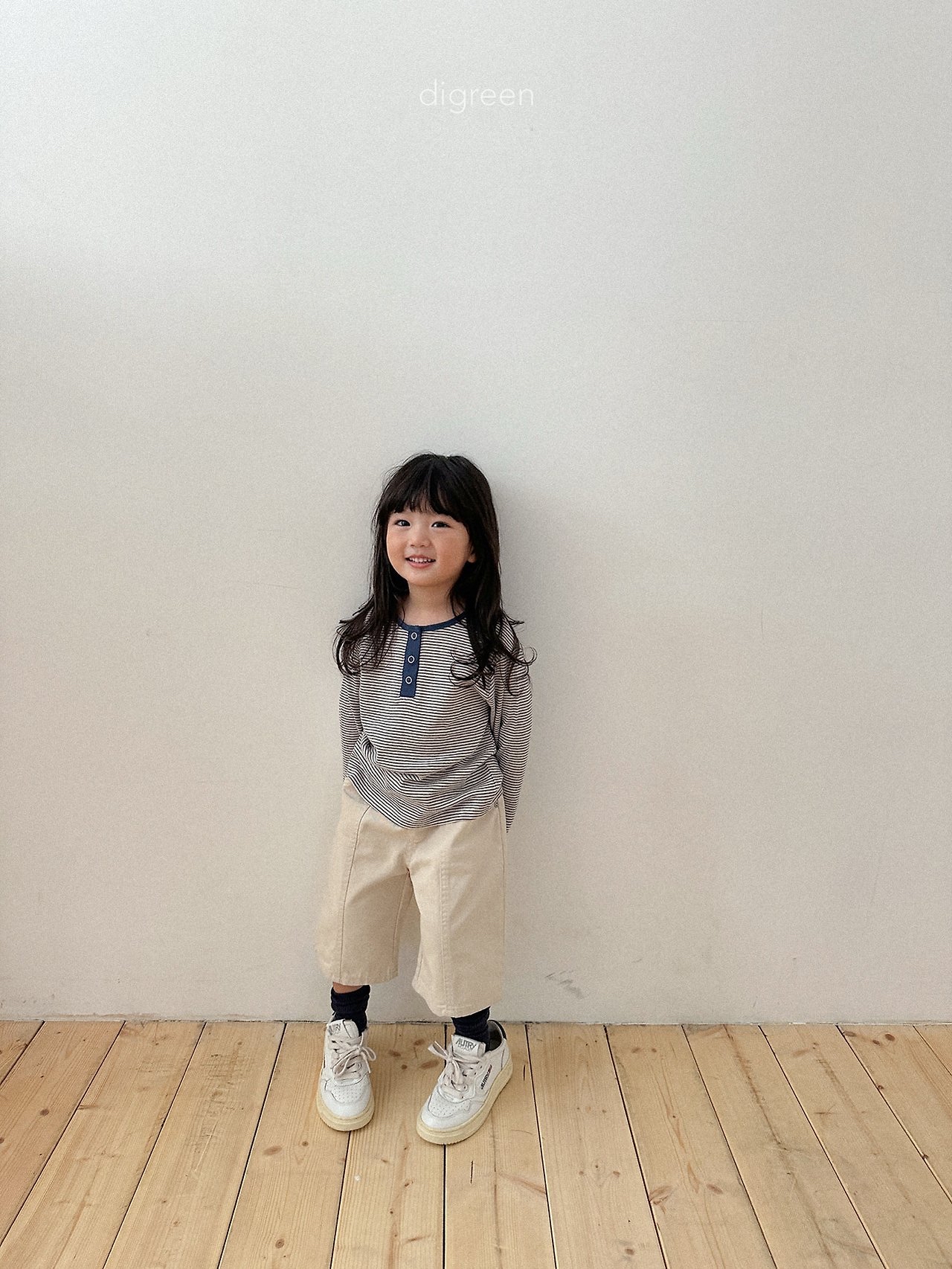Digreen | henley neck aletty tee
