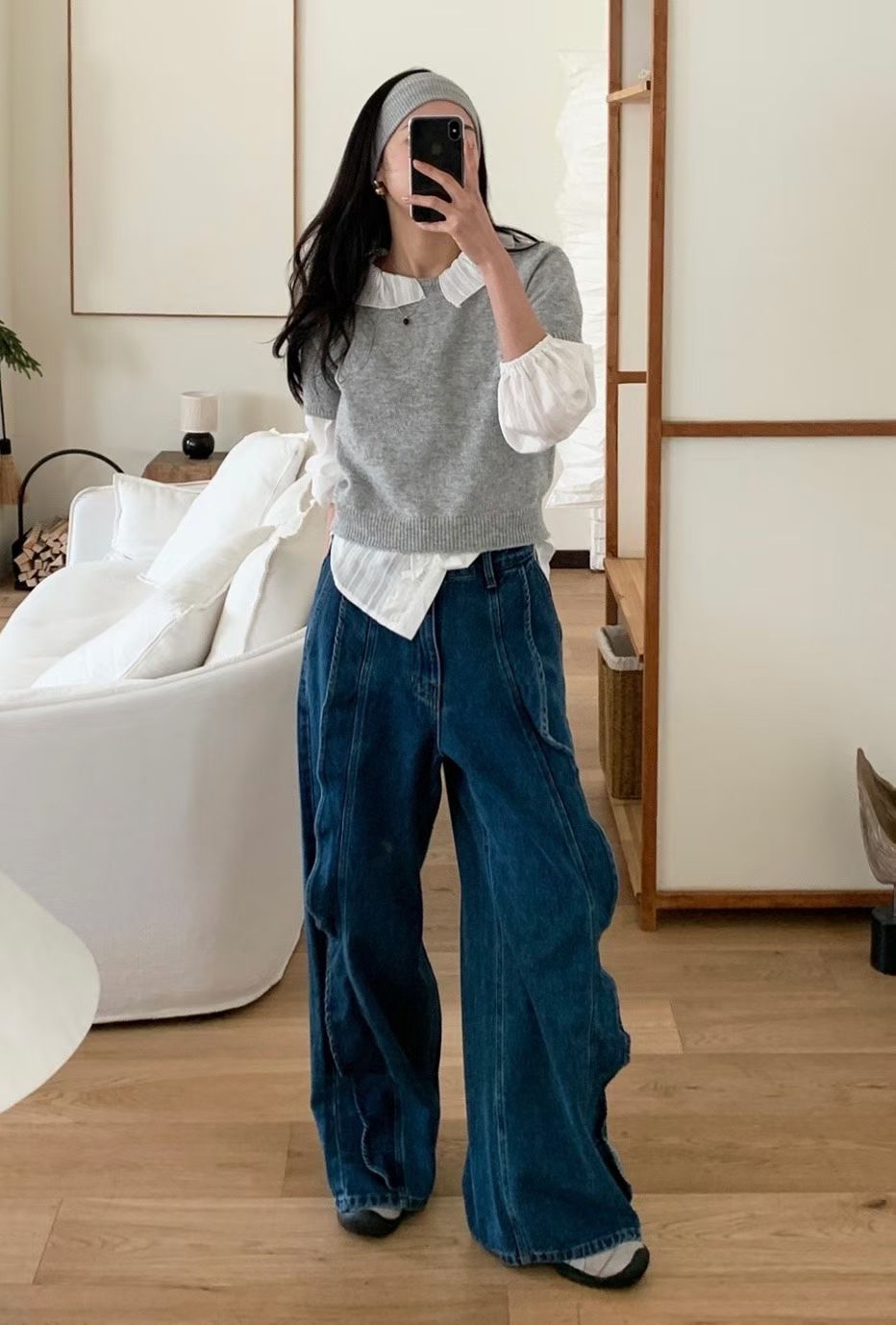 Stylish ruffle wide jeans 