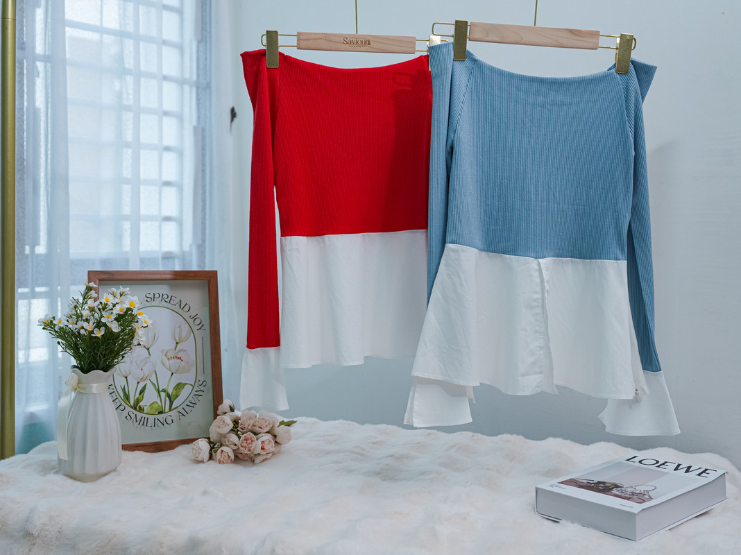 Colorblock Off-Shoulder Knit Top‖ 撞色拼接一字领针织上衣 KR0117553