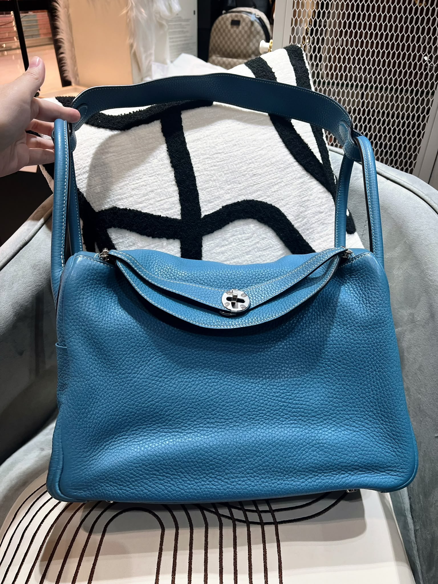 Hermes Lindy 34 Stamp T 牛仔藍銀扣 100%Authentic, 95%New ✅Dust bag