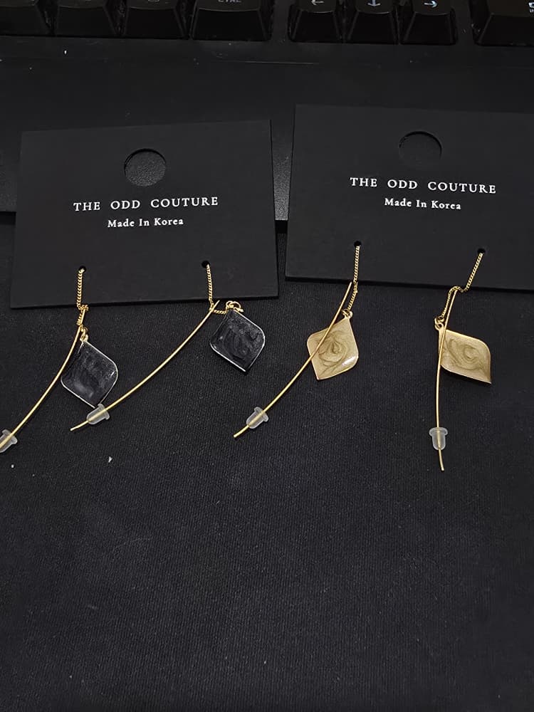 Ligne d’Art Earrings