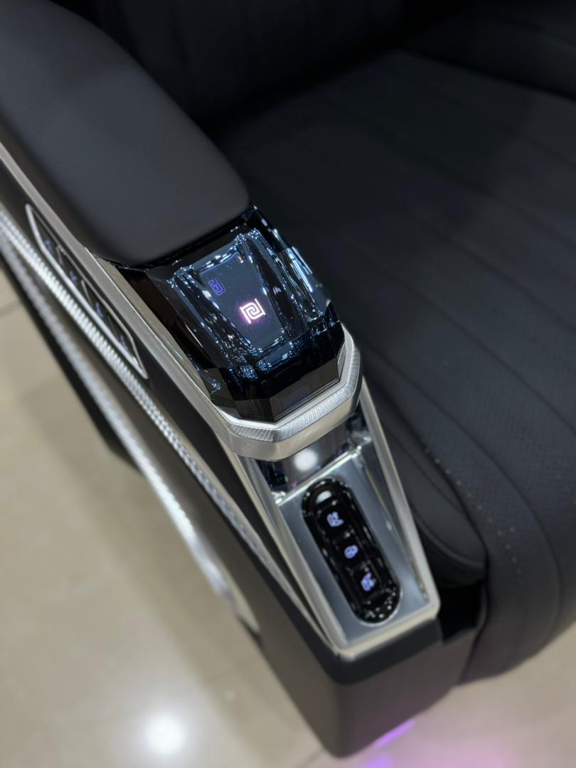 HIACE CRYSTAL 5.0 PILOT SEAT / UNI-ST-6004-HY