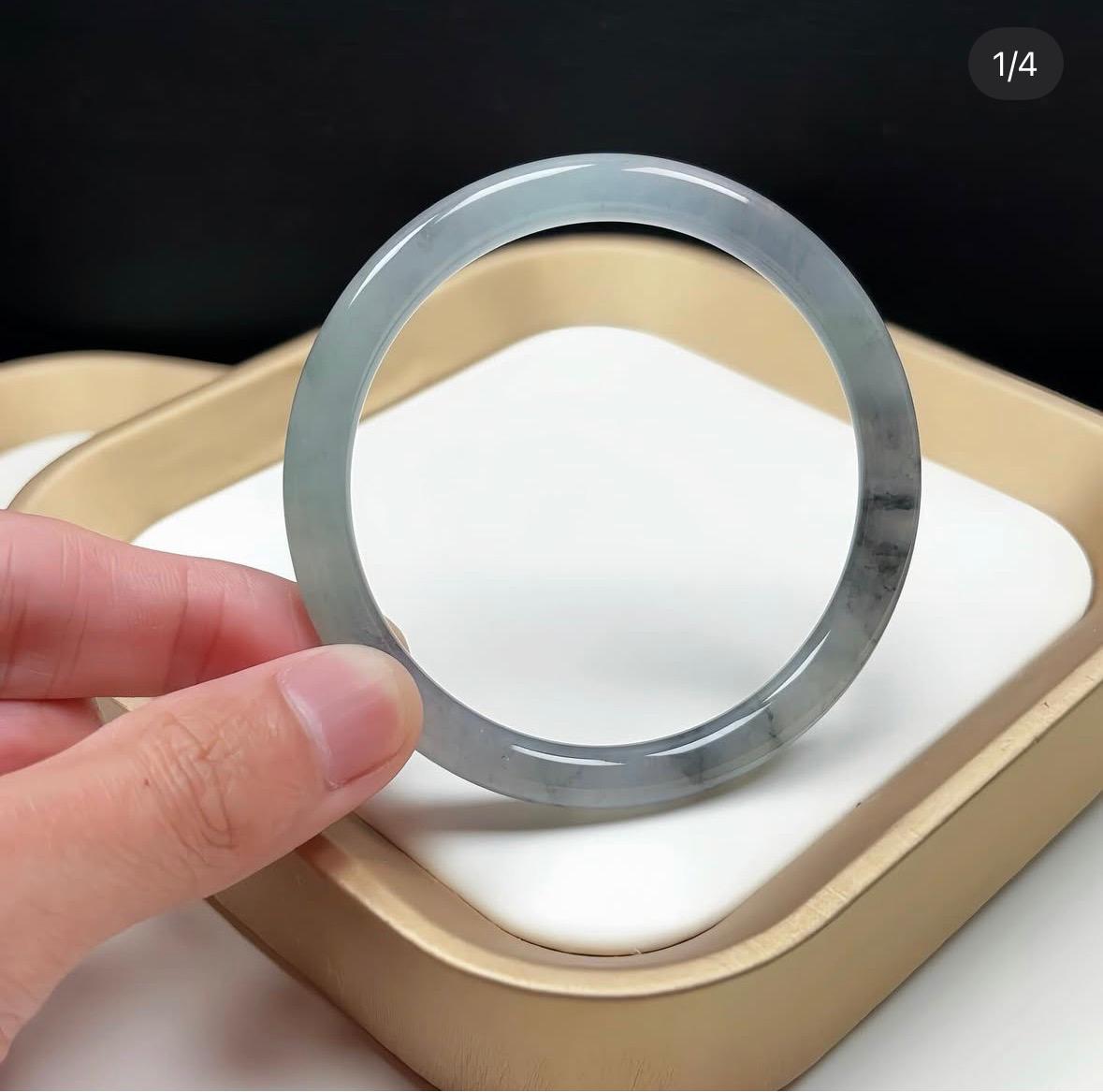 56.2mm 冰綠烏雞翡翠圓條