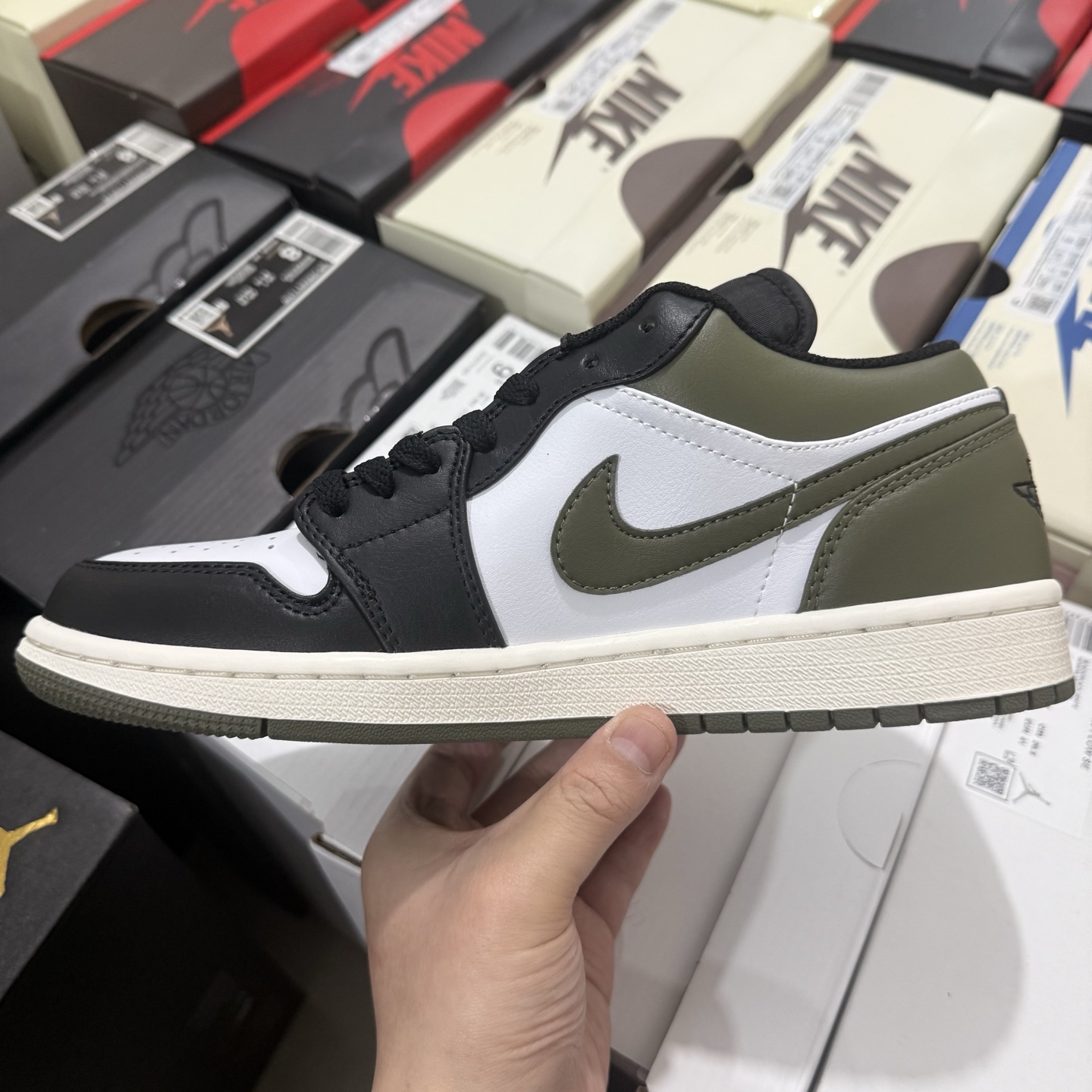 Nike Air Jordan 1 Low 553558-092