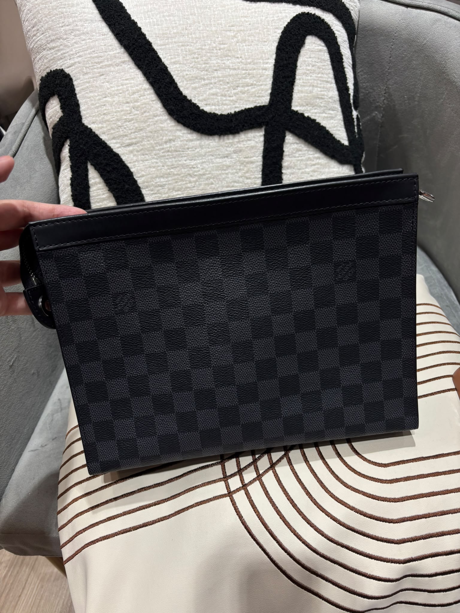 Louis Vuitton LV Pochette Voyage MM 100%Authentic,99%New✅Dust bag