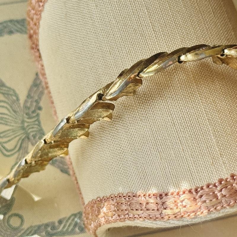 Vintage 1950s Designer Panetta Golden Leaf Necklace with Elegant Hidden Clasp Design(MT2429)