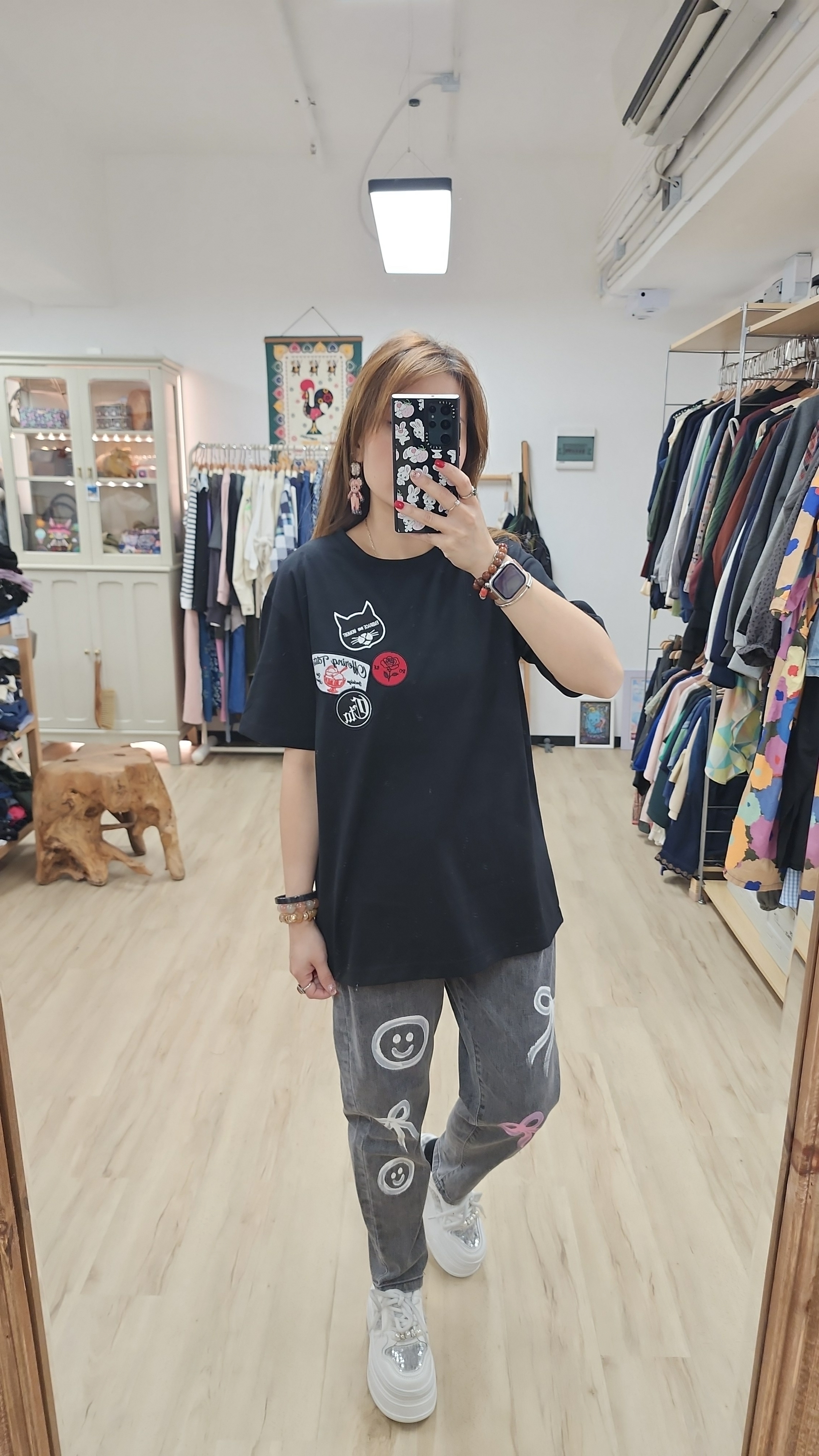 日牌黑拼貓貓車章Tee