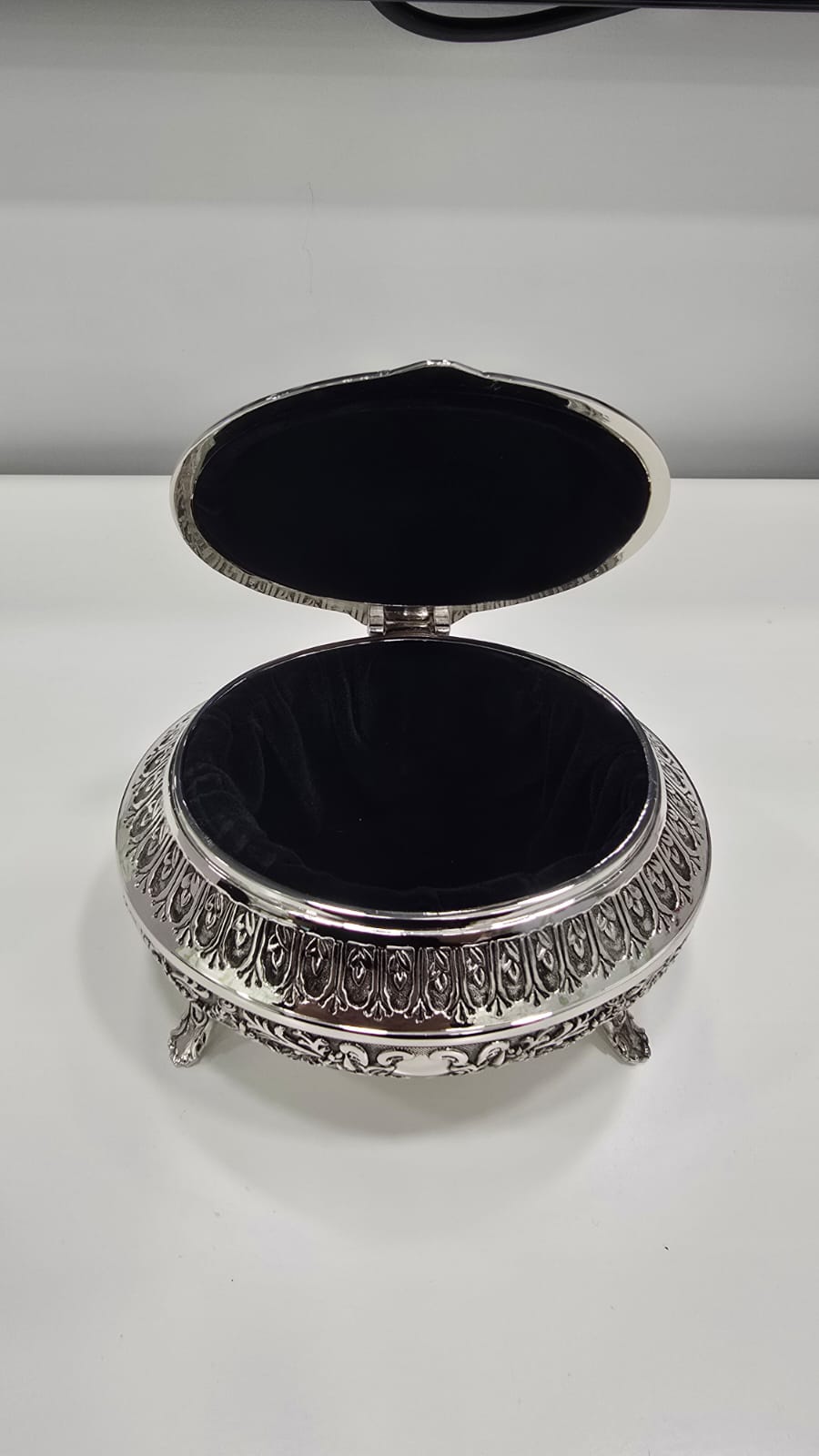 銀色抹黑花紋鵝蛋形首飾箱 K2987L