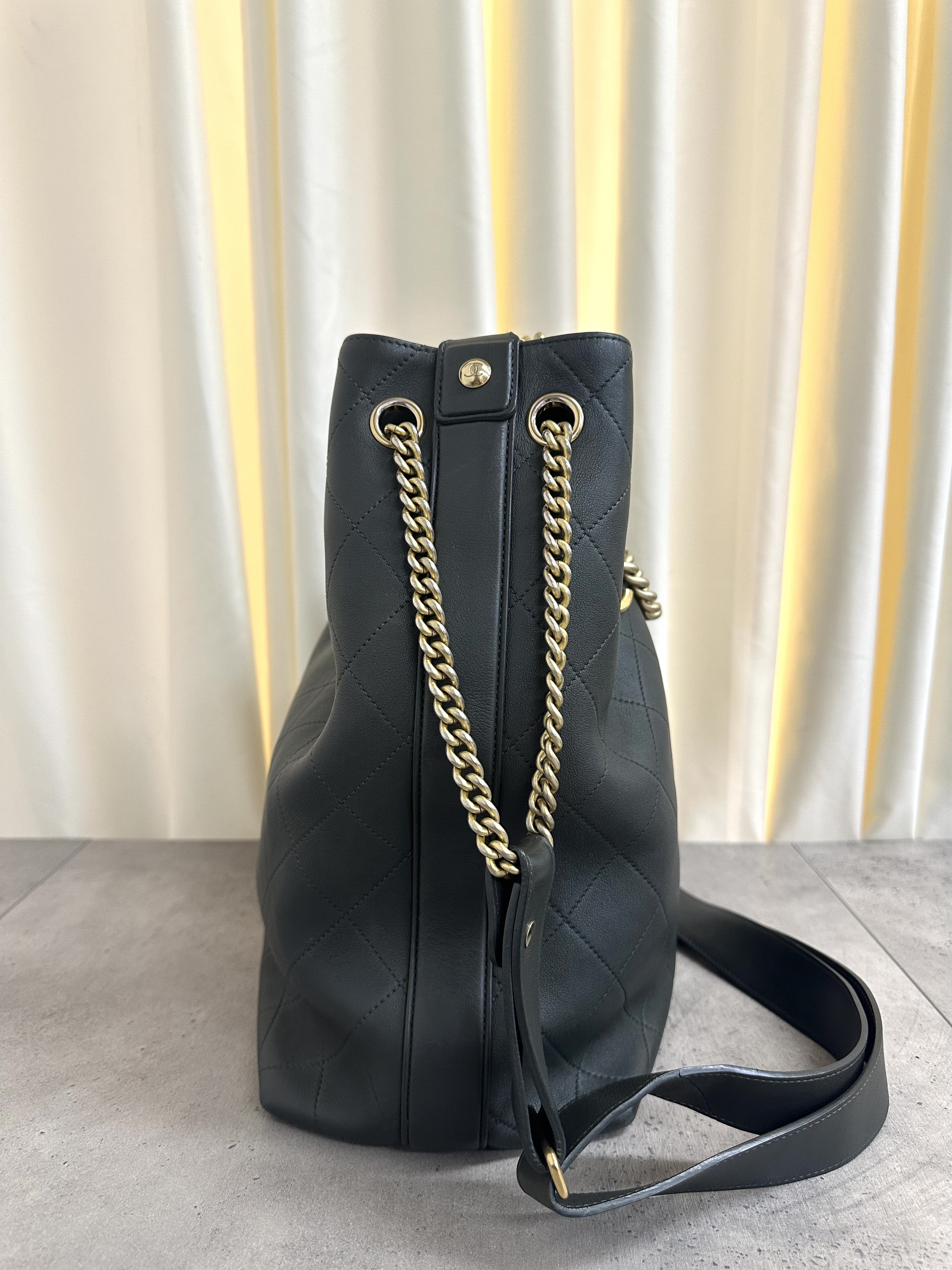 Pre-owned Chanel On My Shoulder / Product Code: 26012301