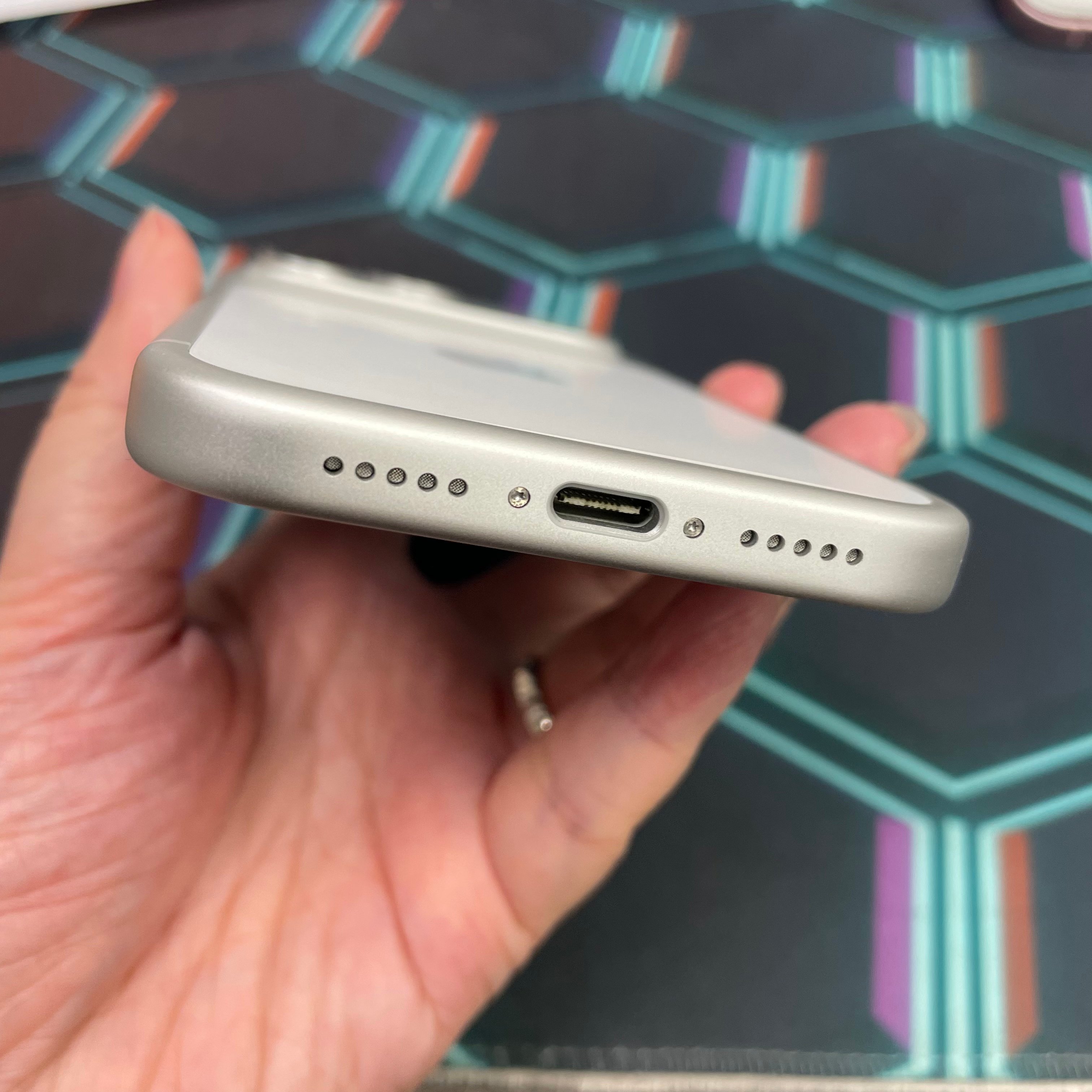 *8260 17 pro 完美機 電95 銀色 sliver