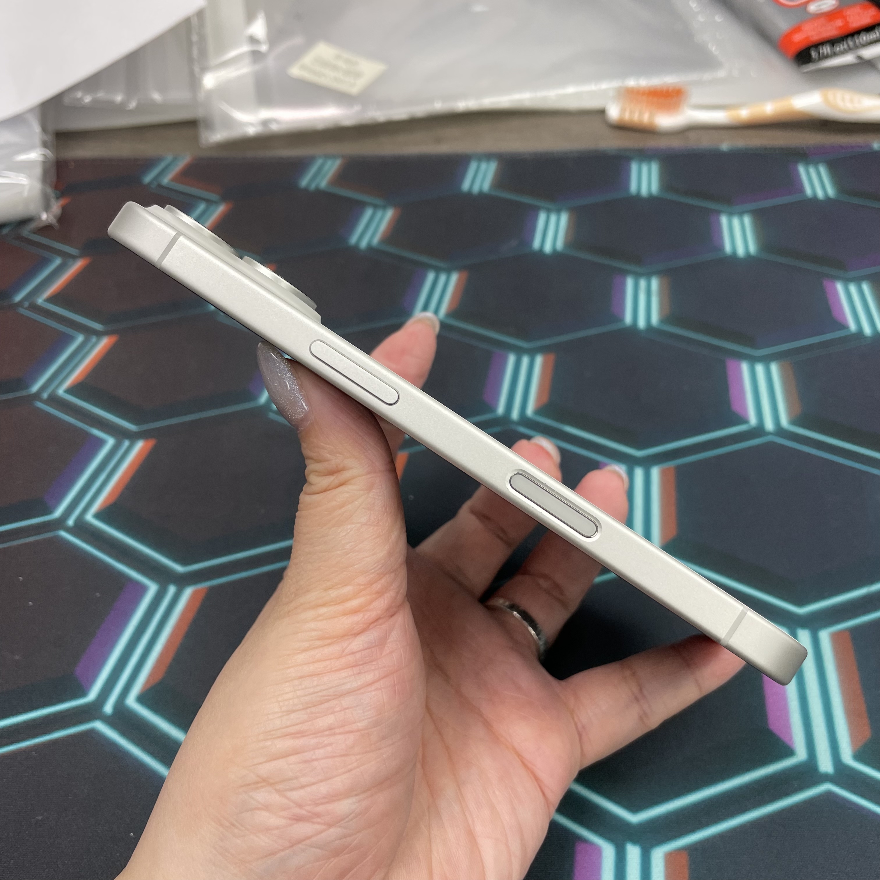 *6873 16 勁靚機 256GB 電90 白色 white