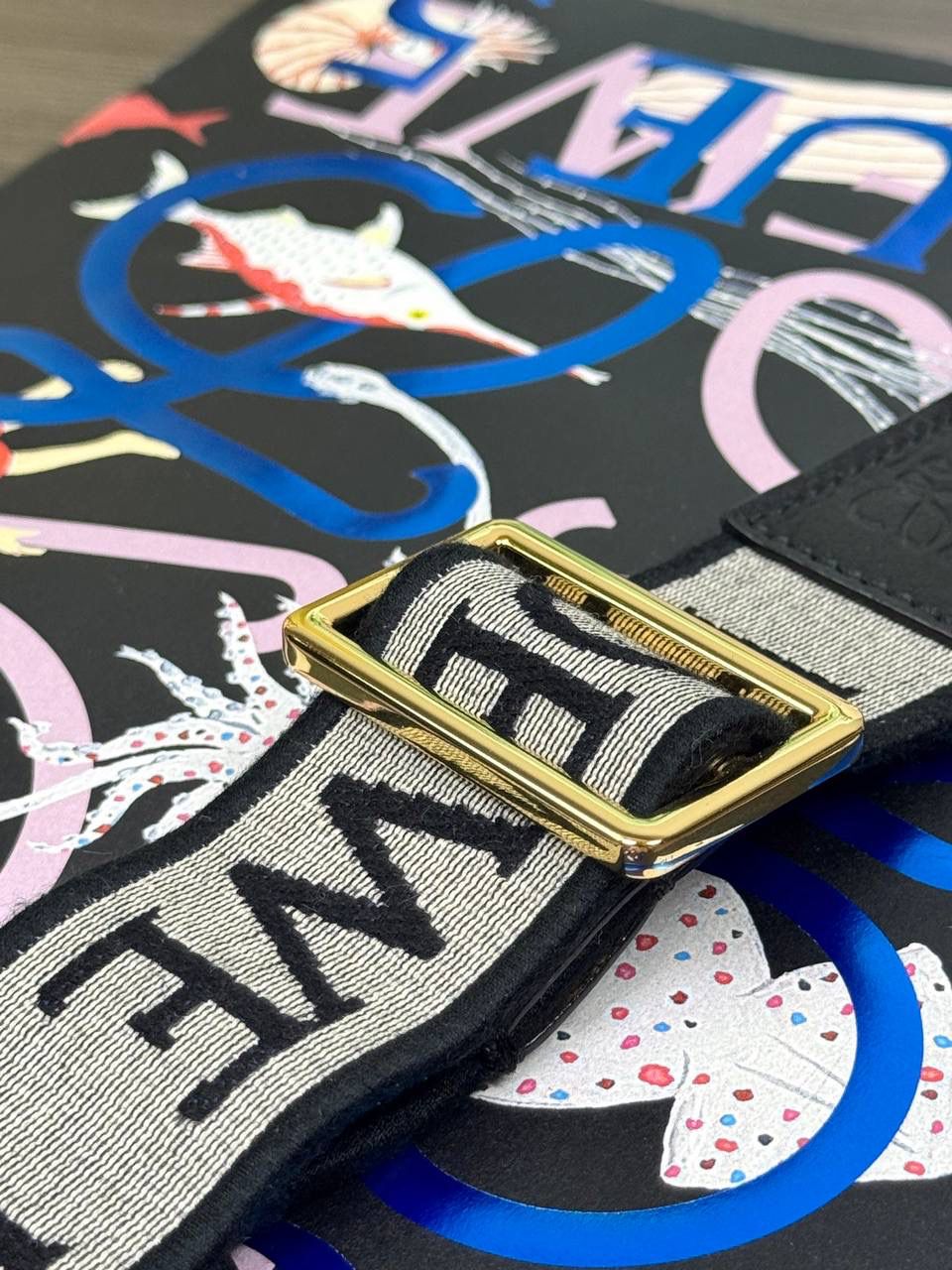 👉🏻升级版肩带【黑金】✅ 𝐀𝐧𝐚𝐠𝐫𝐚𝐦 刺绣肩带「黑金」 👈 全新升级上线♻️ （长度可调节） 编码：182323