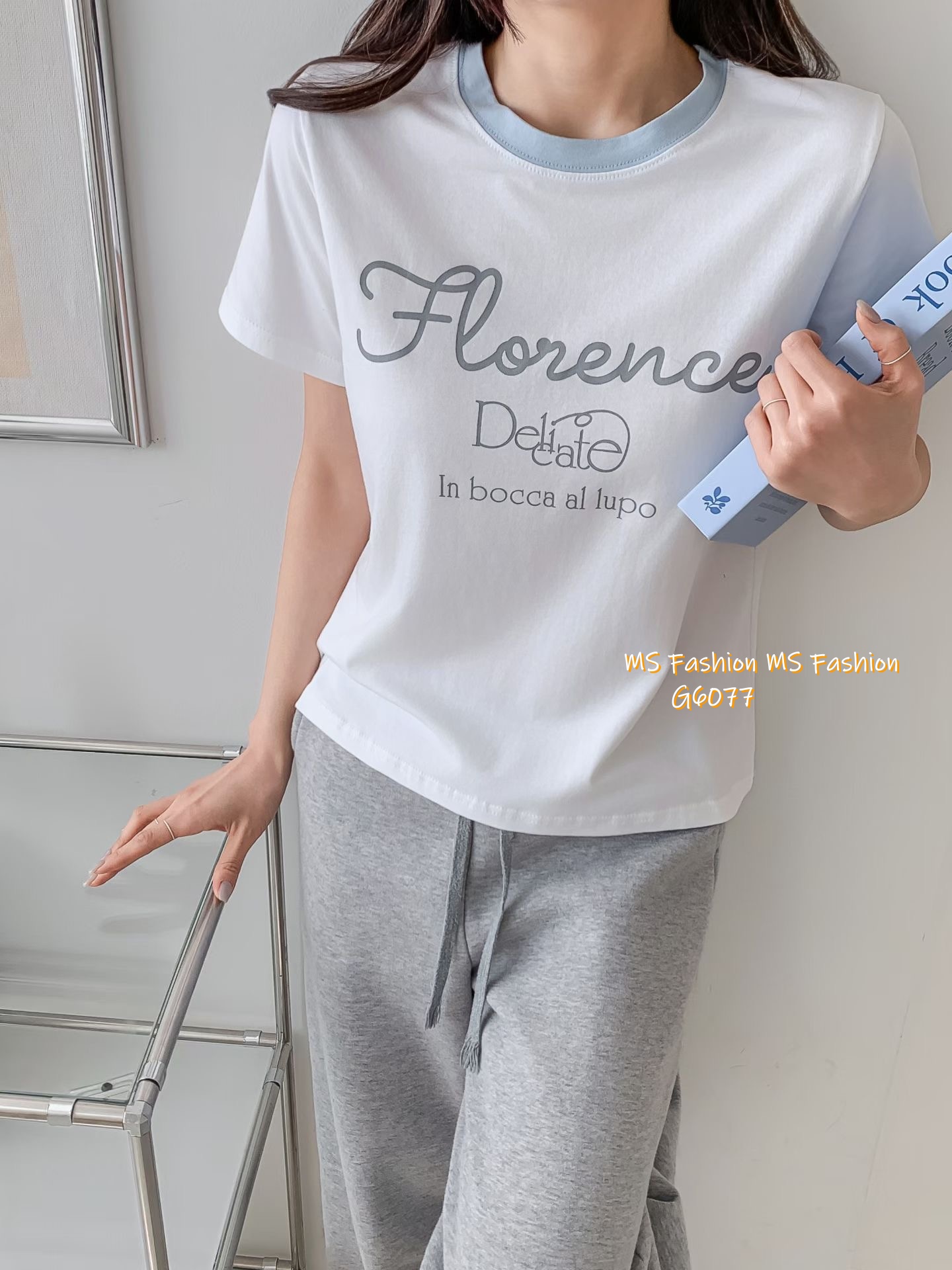 G6077 韓國🇰🇷拼色領字母tee