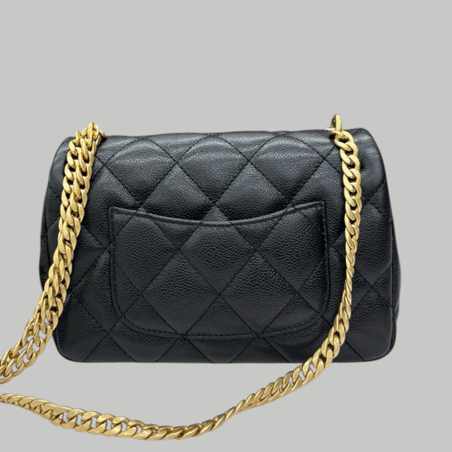 Chanel 23P Caviar 心型調節扣