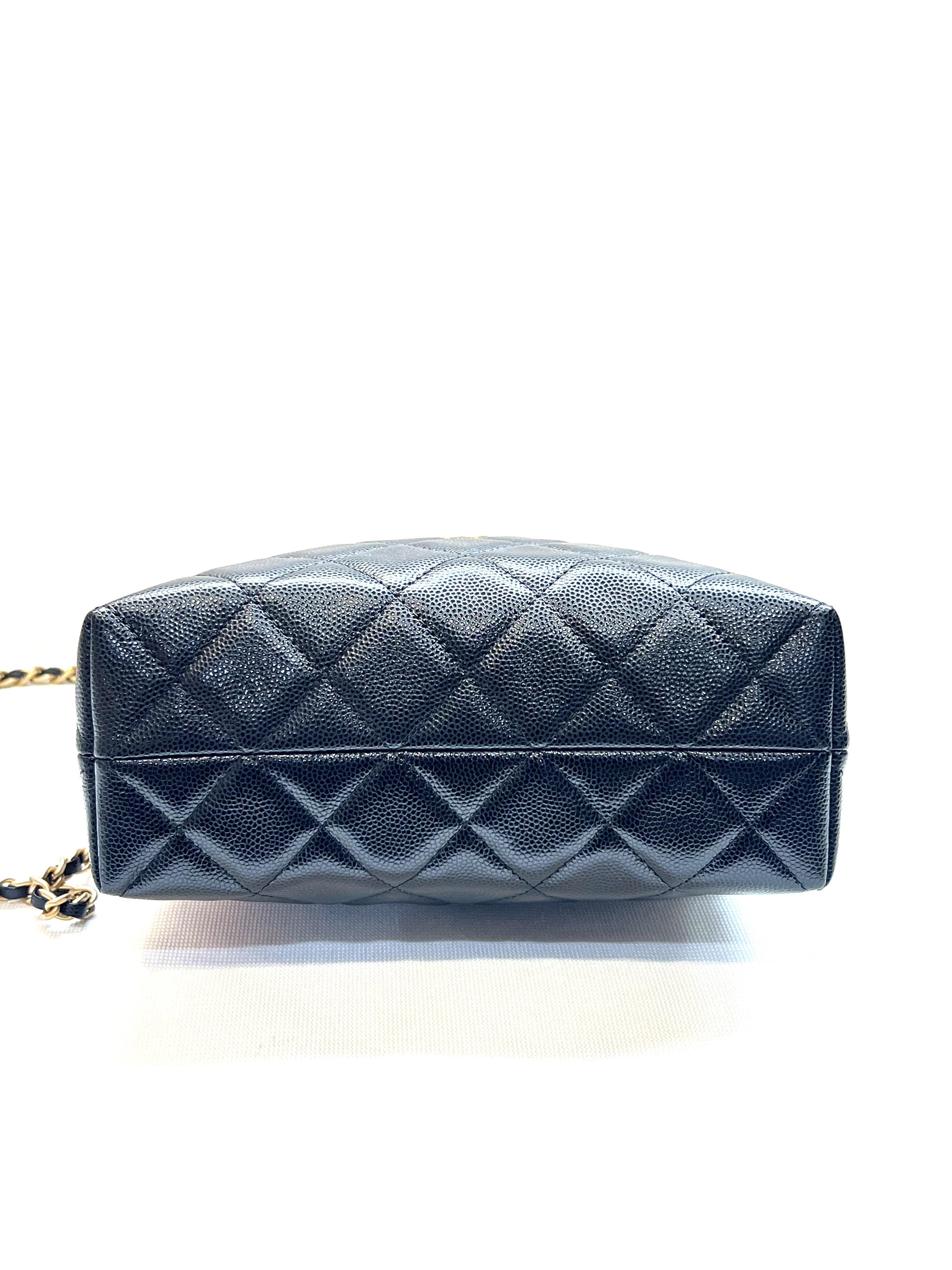 Pre-Owned CHANEL Hobo Handbag / Product Code: 26041647