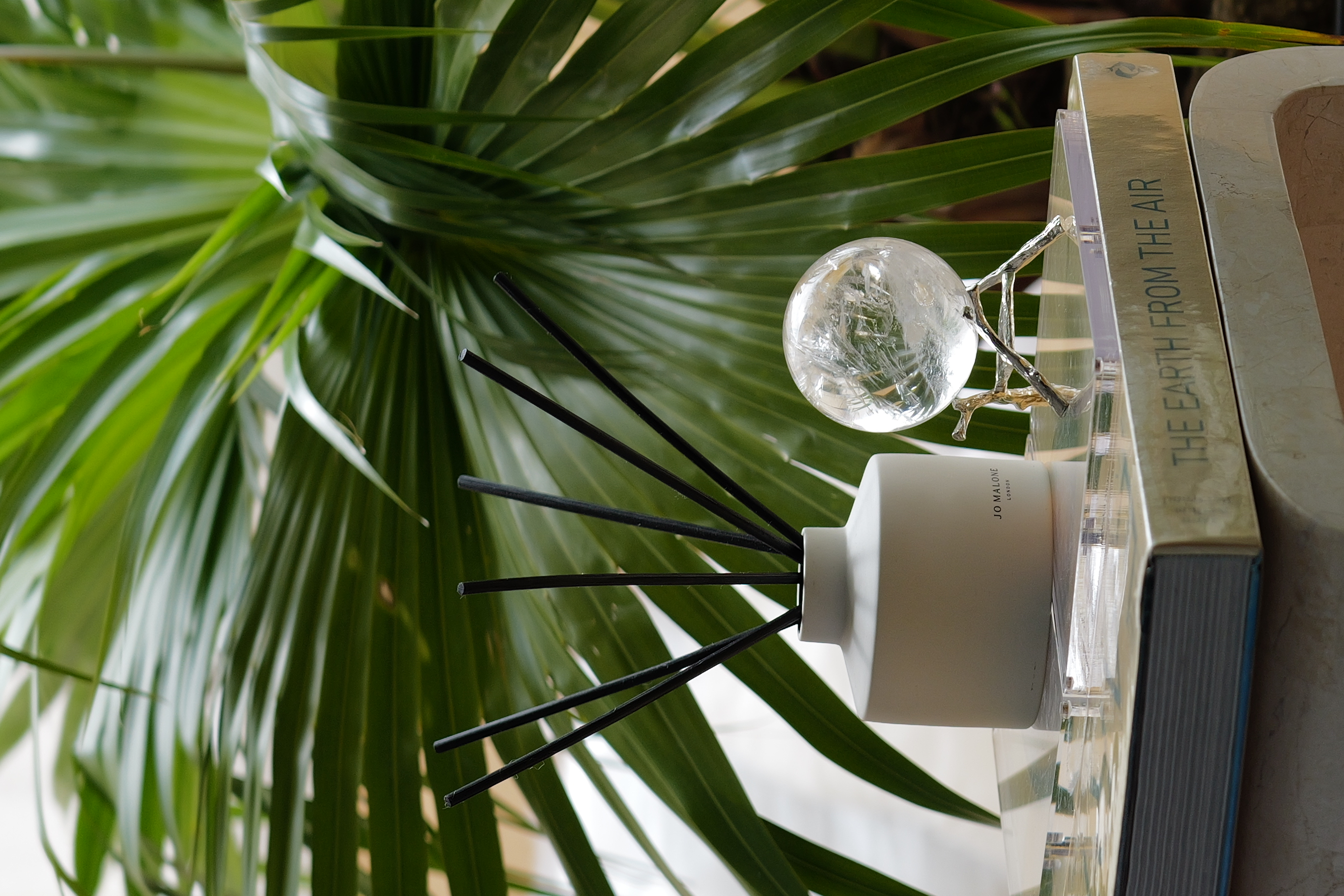  ༒7.6cm 白水晶球༒ CQOO66C66G626-RA10*6As