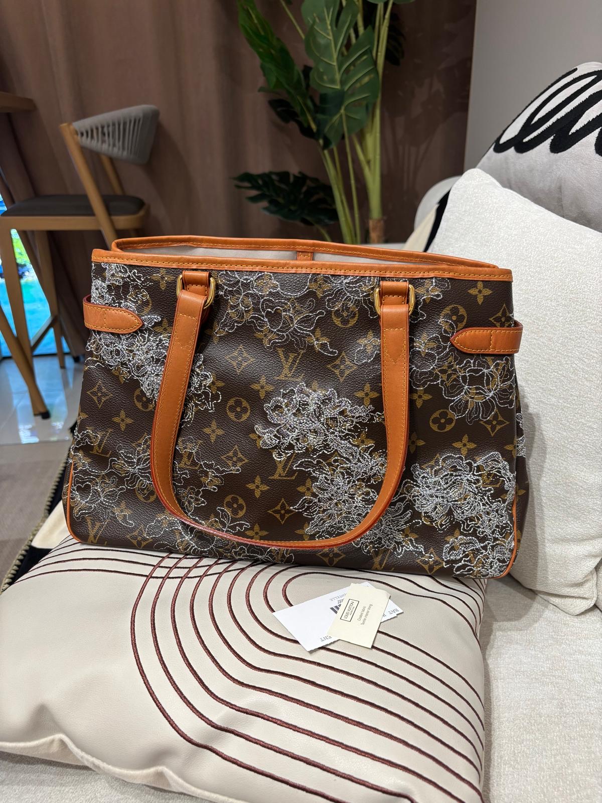 Lv Dentelle Batignolles Horizontal Tote M95400 Louis Vuitton 2007 限量繡花典藏款 100%Authentic, 95%New✅tap booklet✅dust bag