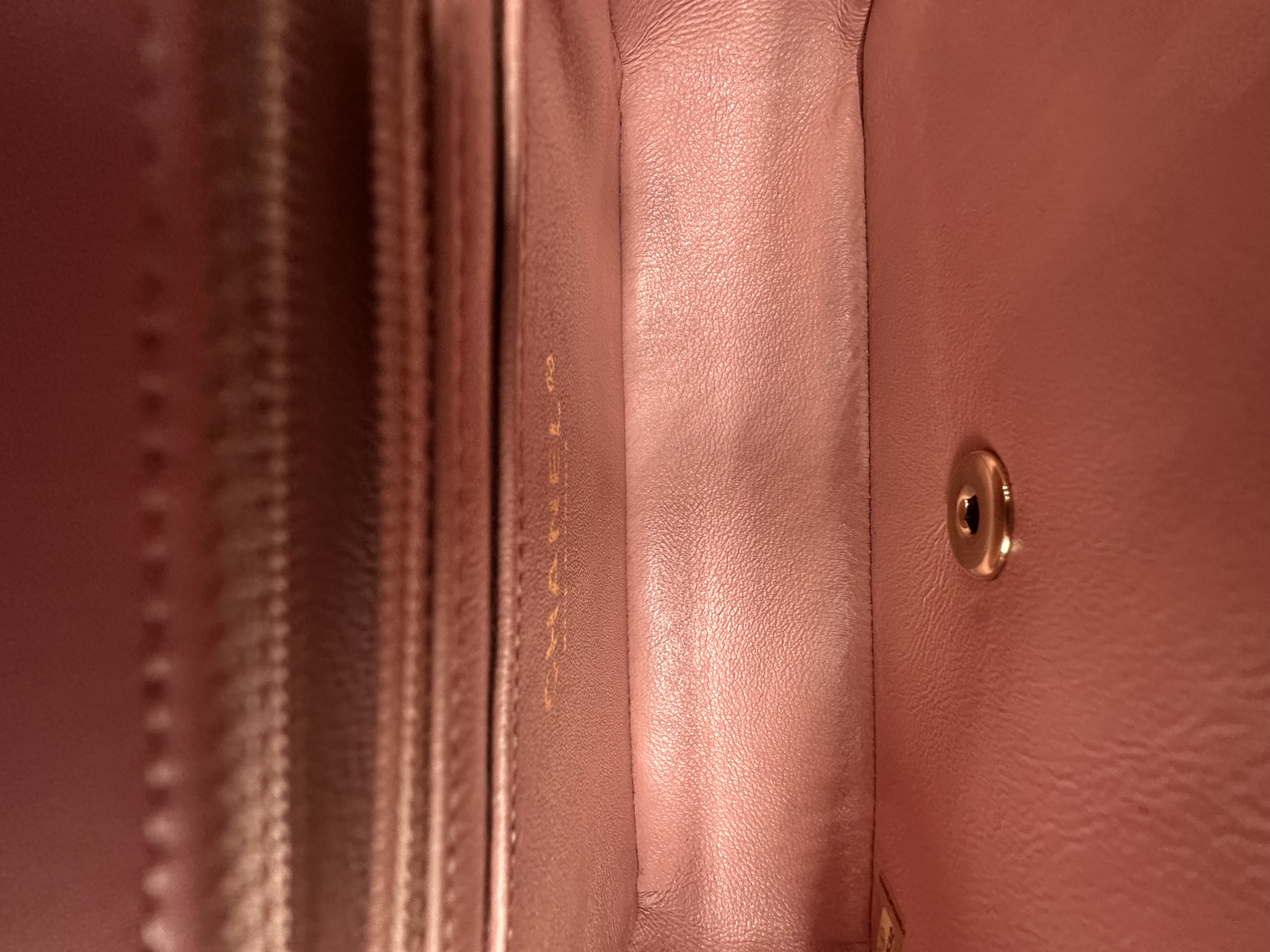 Pre-Owned CHANEL Pink Matelassé Mini Flap Bag / Product Code: 26042107