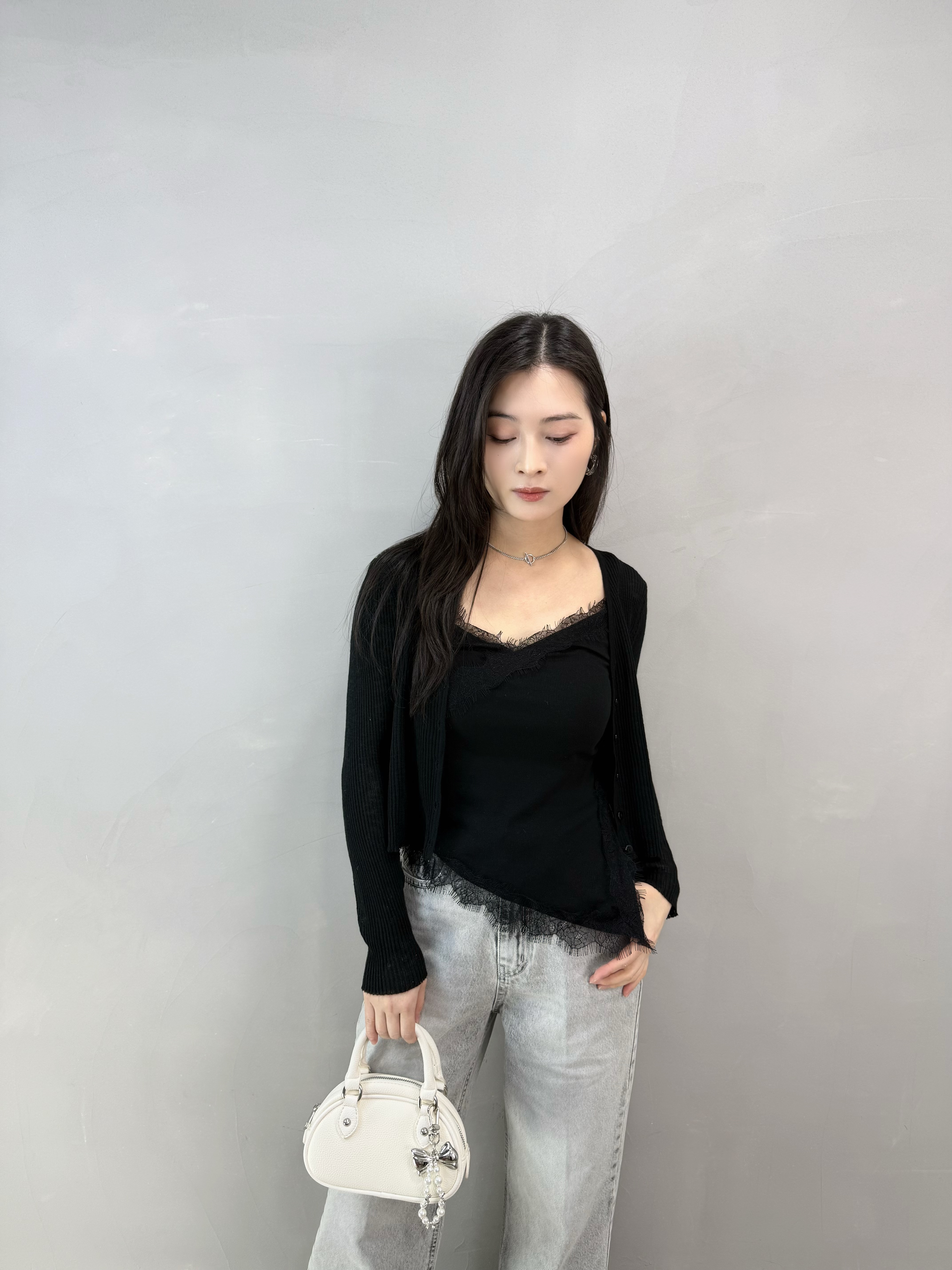 I63 斜Cut開叉Lace背心