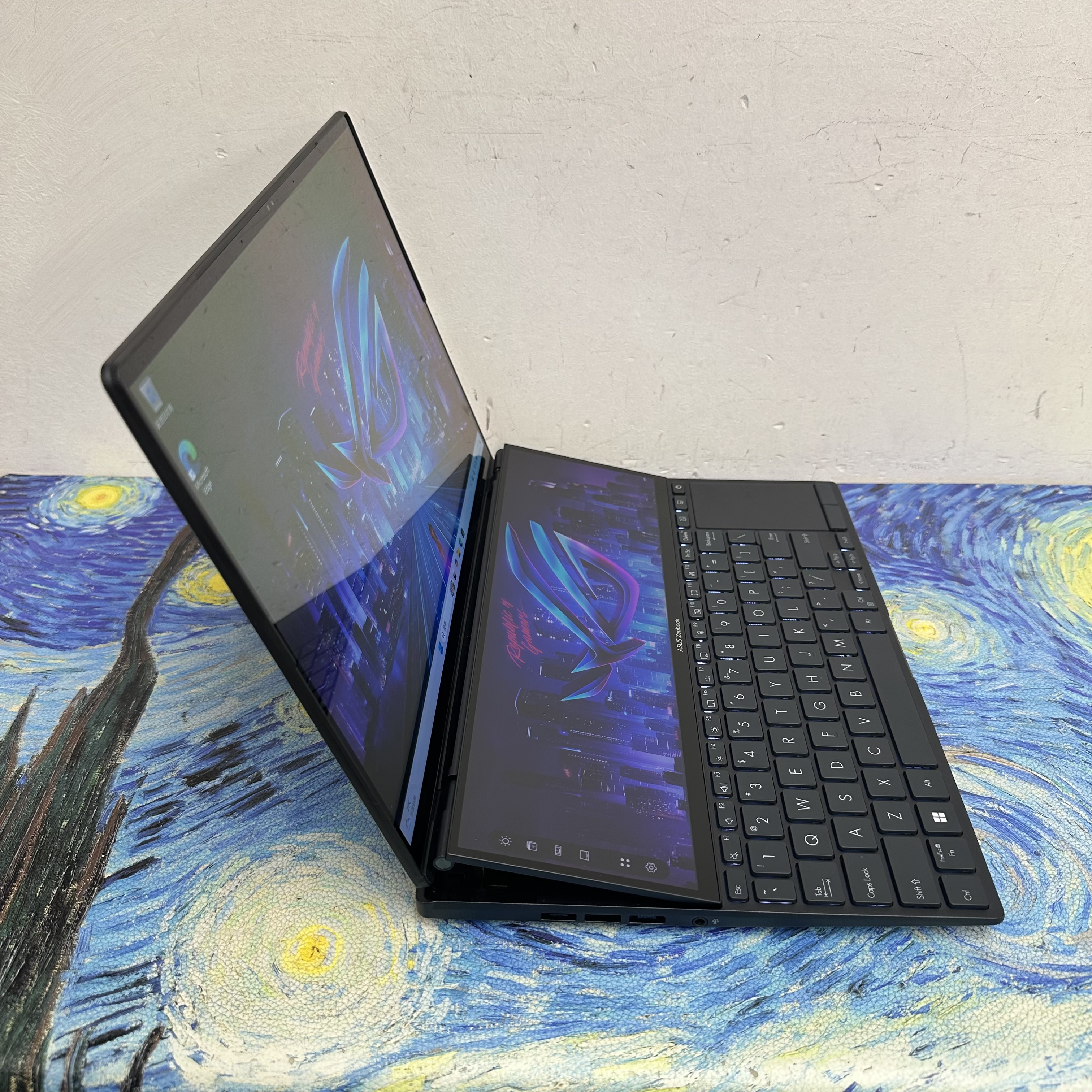 #5606 (2.8K OLED 雙Touch Mon RTX 4060輕薄雙Zenbook🔥) Asus Zenbook Pro Duo 14寸 2.8K 120Hz OLED Mon Intel i9-13900H /32GB Ram/2TB SSD/ Dolby Atmos喇叭/ Gaming Laptop / Notebook / 黑色/ 