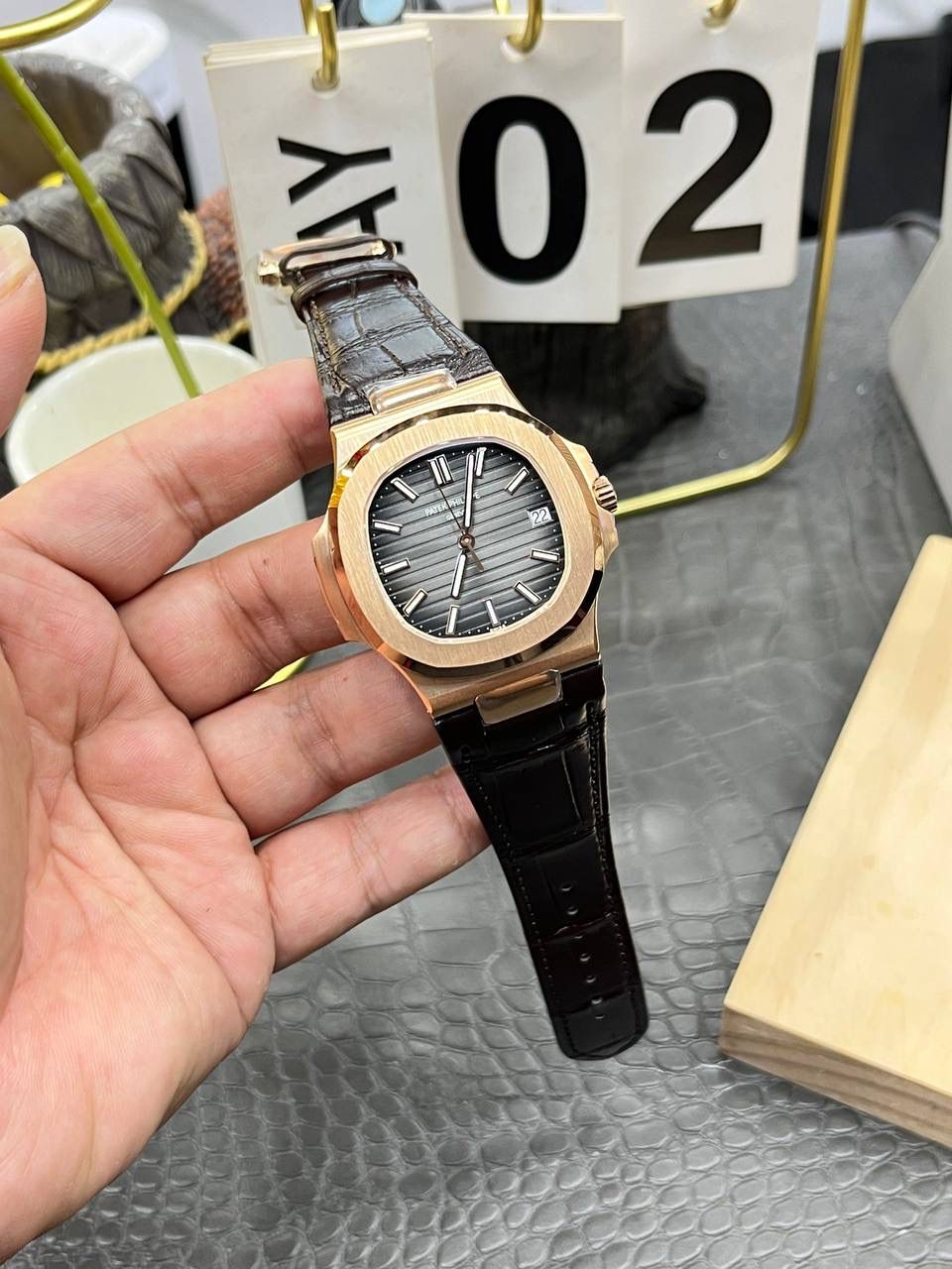 百达翡丽鹦鹉螺5711系列/灰盘玫瑰金款/40mm*8.3mm/Cal.324全自动一体机械机芯😍💯🤍