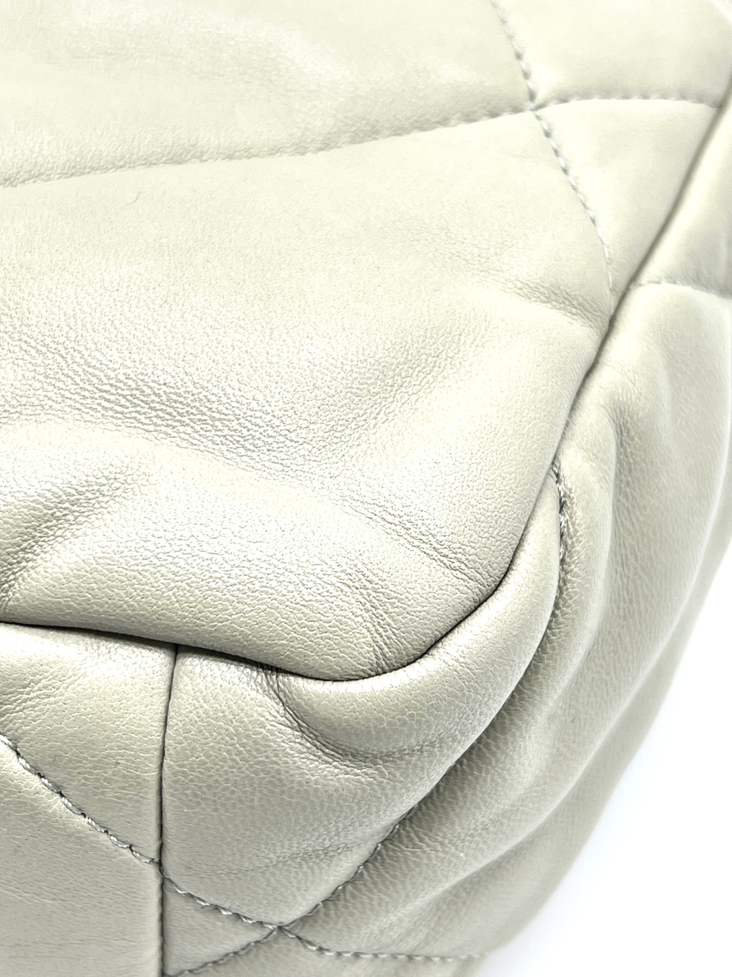 Pre-Owned CHANEL Flap Bag / Product Code: 26051111