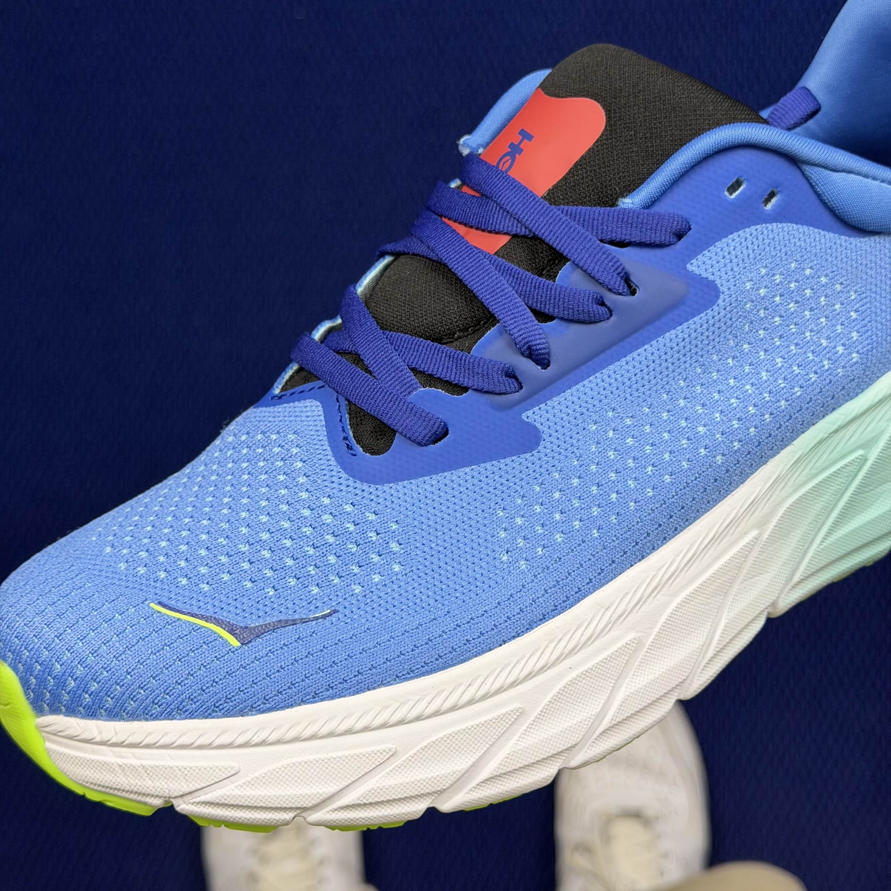 Hoka One One Arahi 7