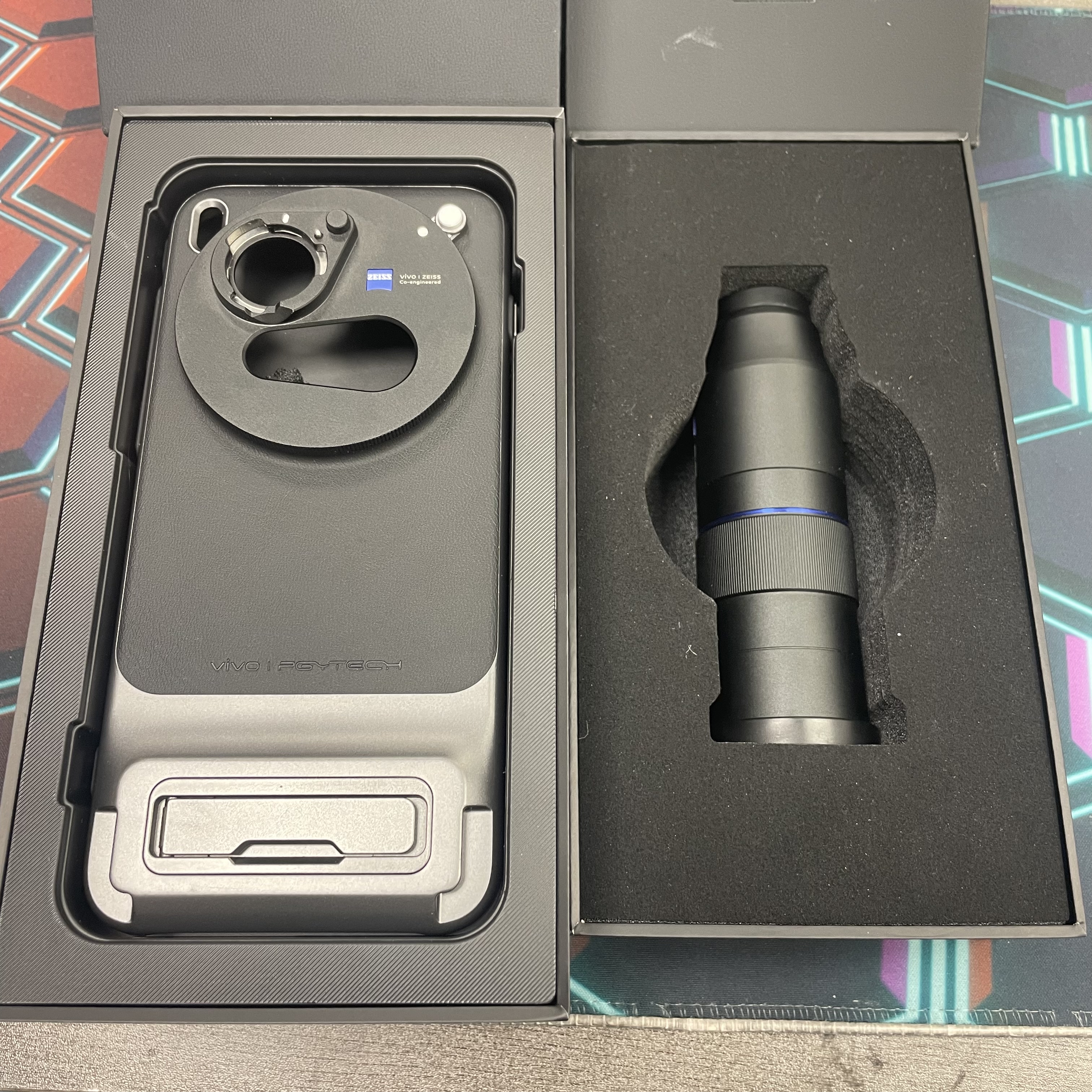 *6783 Vivo X300 Pro camera set (專業影像手柄套裝&2.35x長焦增距鏡）
