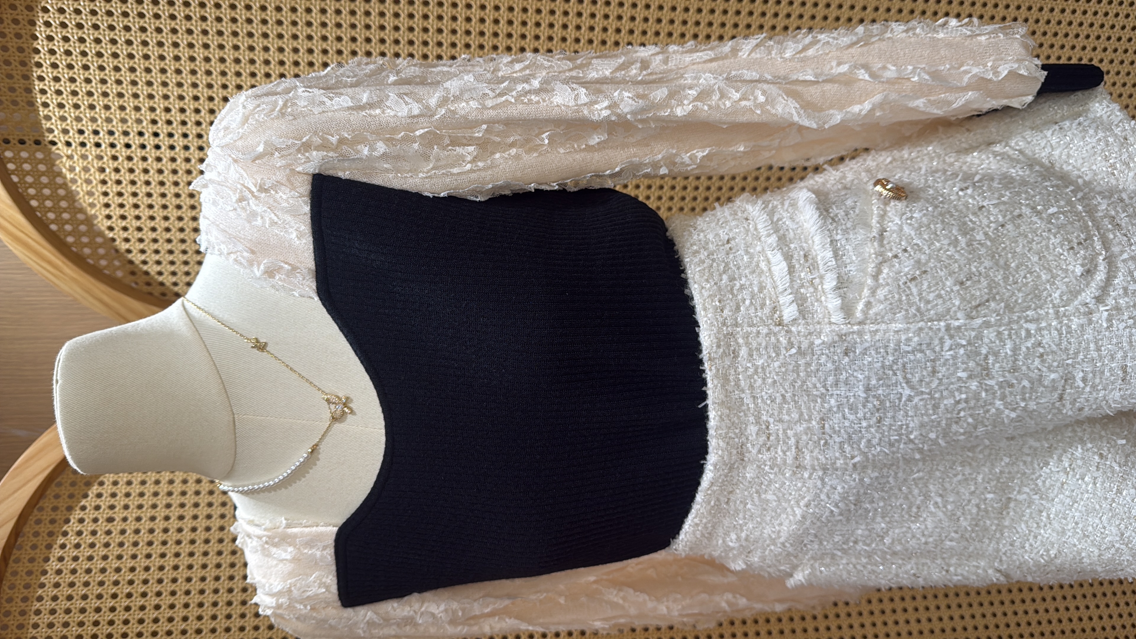 ♥︎LACIE 方領拼接Blouse