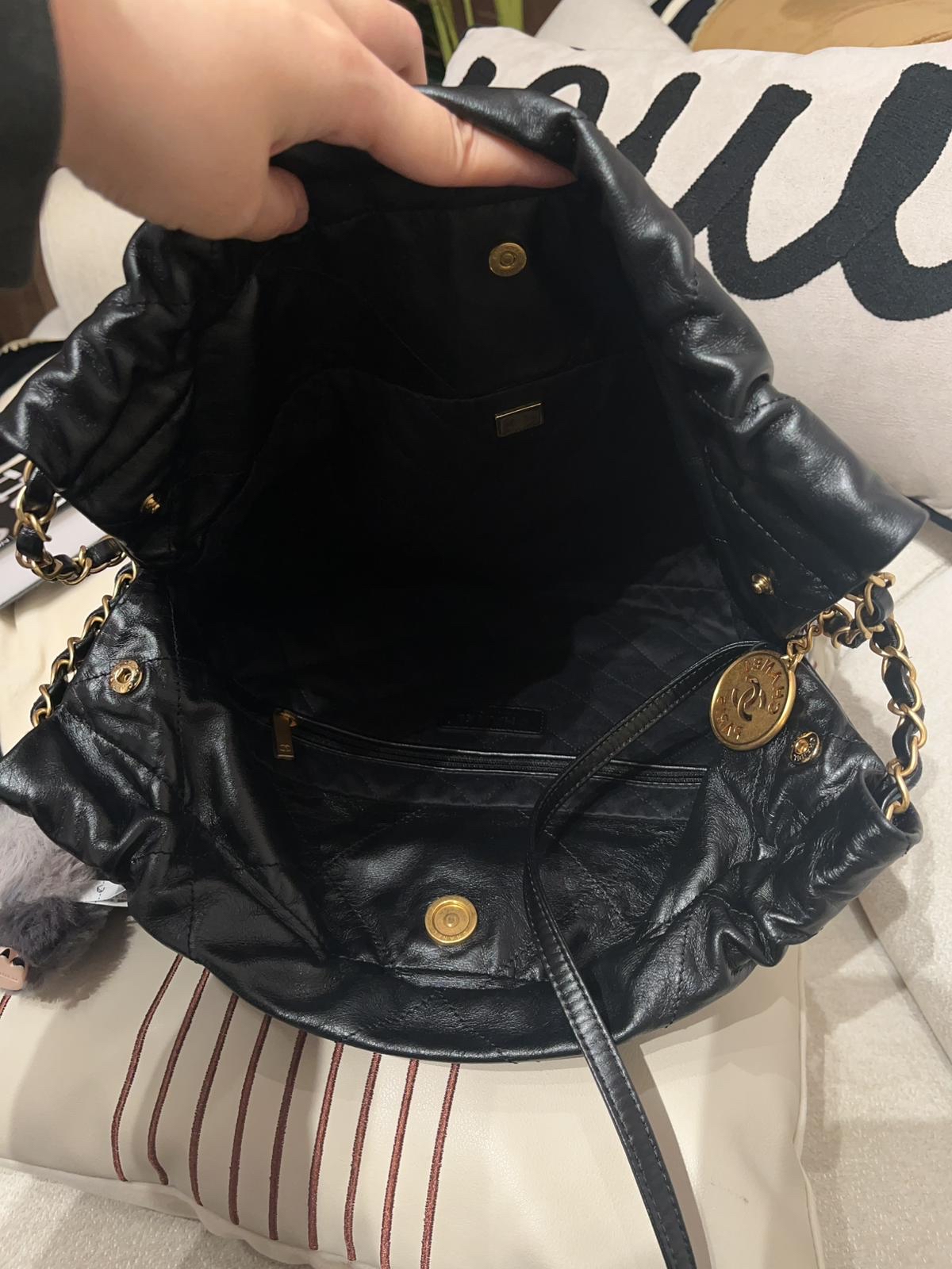 Chanel 22 Small AS1160 黑色牛皮，金鏈100%Uthentic, 98%New ✅晶片✅Dust bag✅Pouch