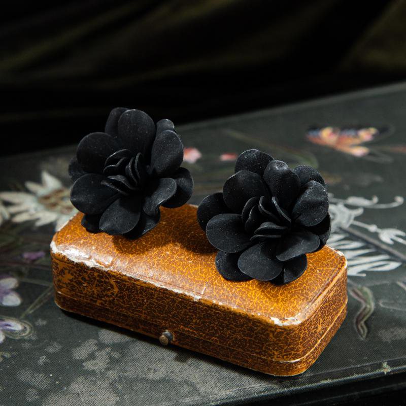 Mid-Century New Old Stock Plastic Flower stud Earrings (AC219)