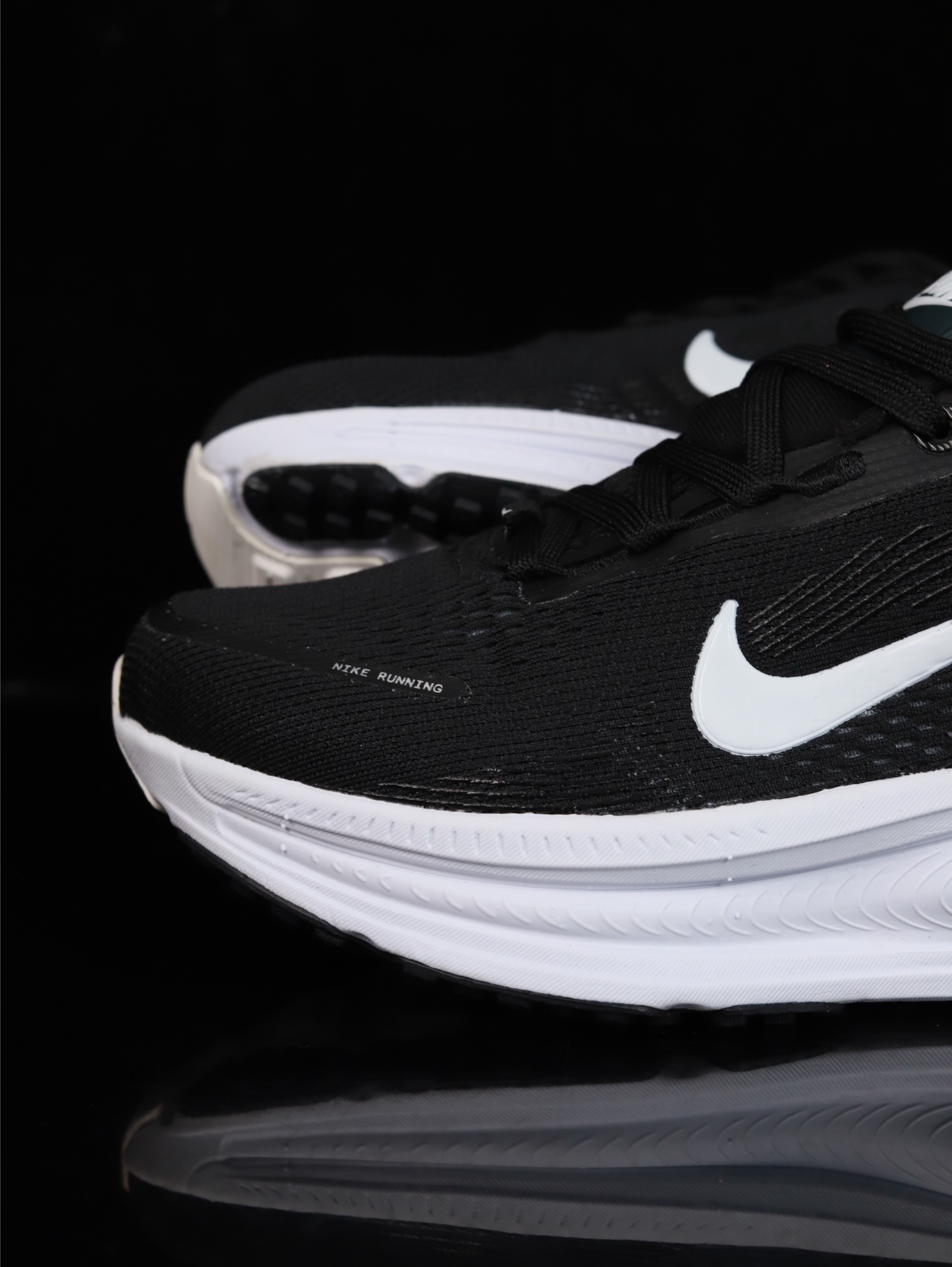 Nike Vomero 18 HM6803-007