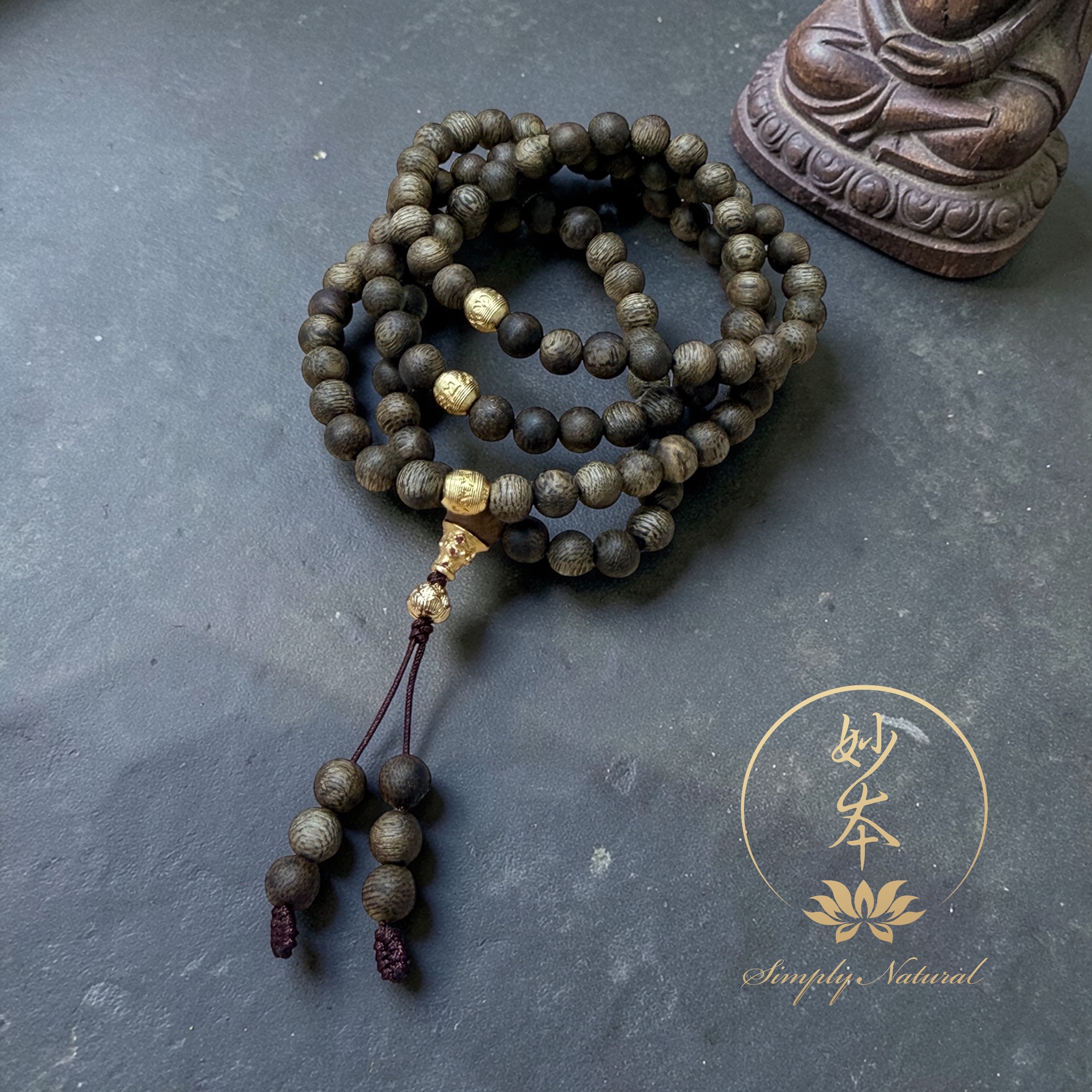 6mm 108粒海南沉香念珠 配：六字大明咒、蓮花（有香味、合14.5cm手圍）