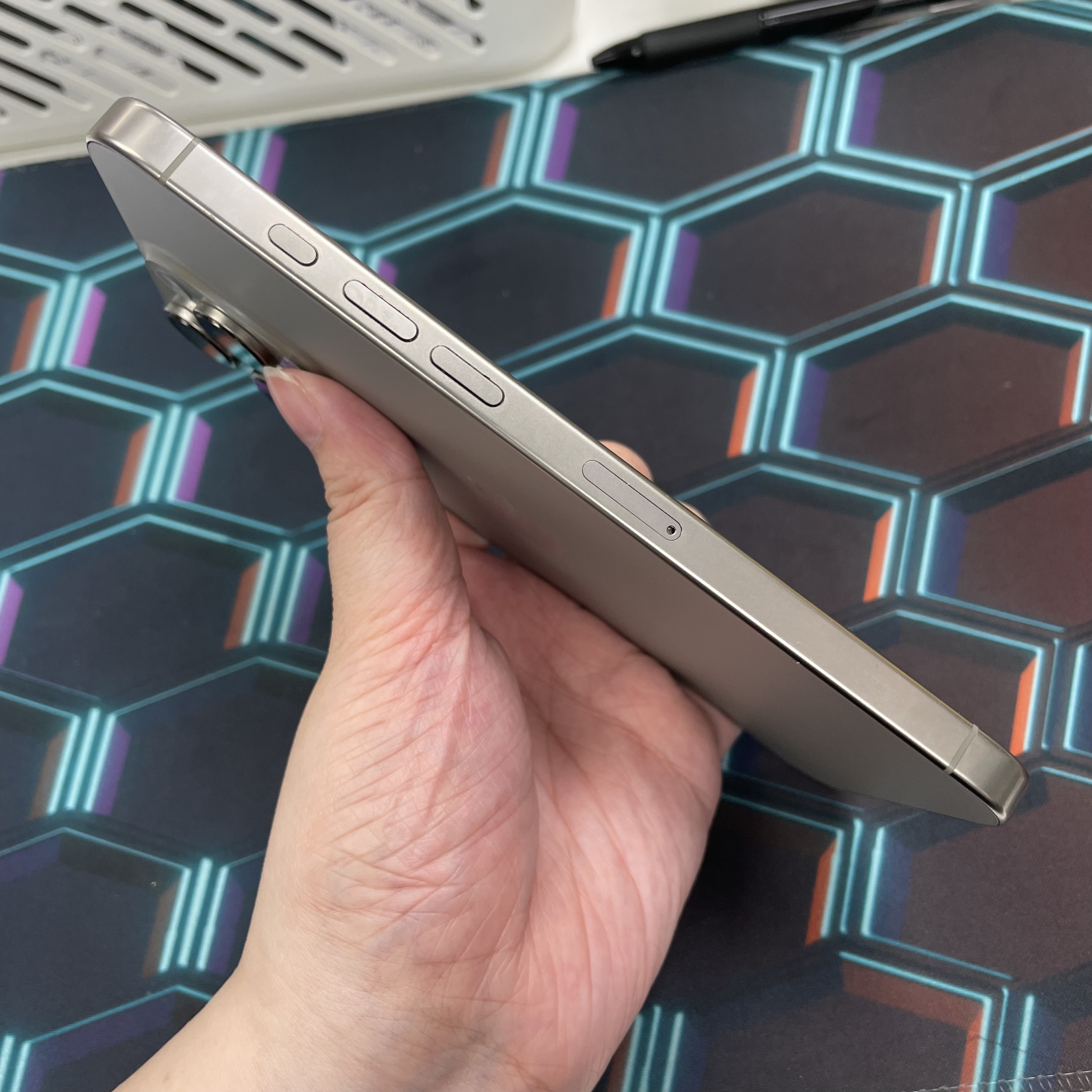 *6364 16 pro max 完美機 256GB 電90 原色 gray