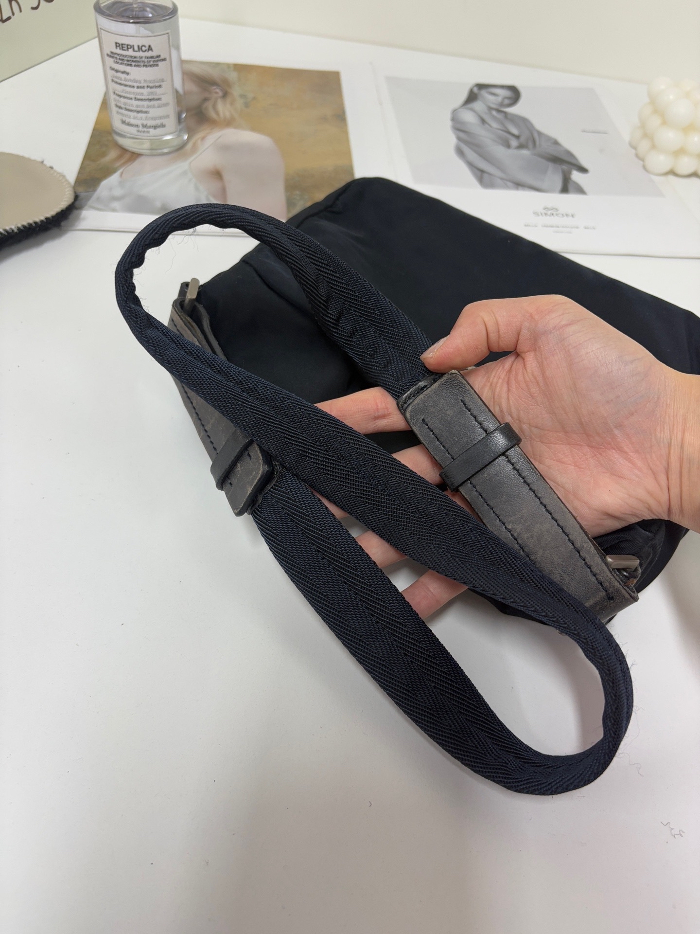 【預訂貨品】prada黑色尼龍郵差包