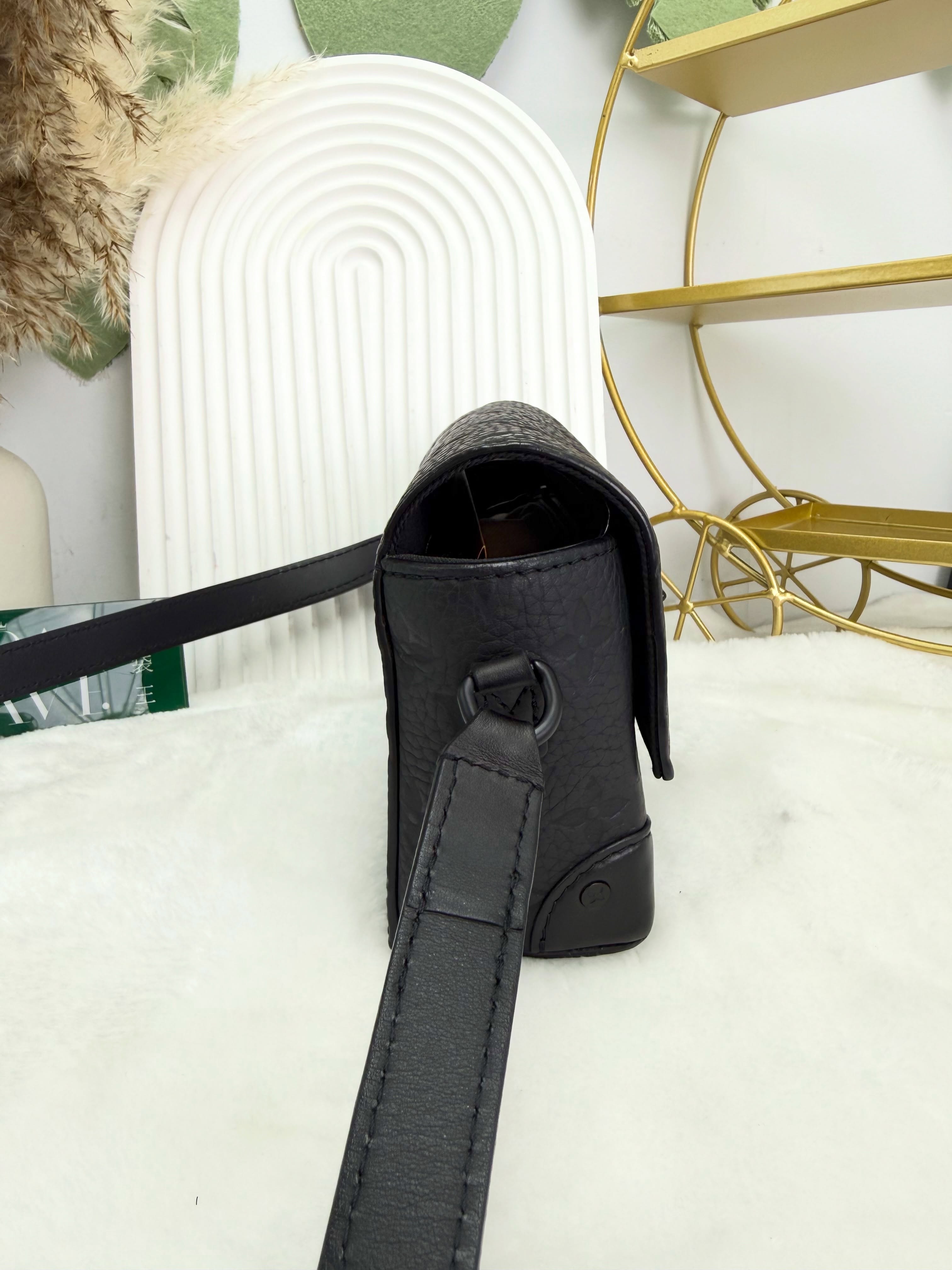 Lv🤍PRE OWNED 黑色真皮壓紋 Steamer 晶片款 🖤