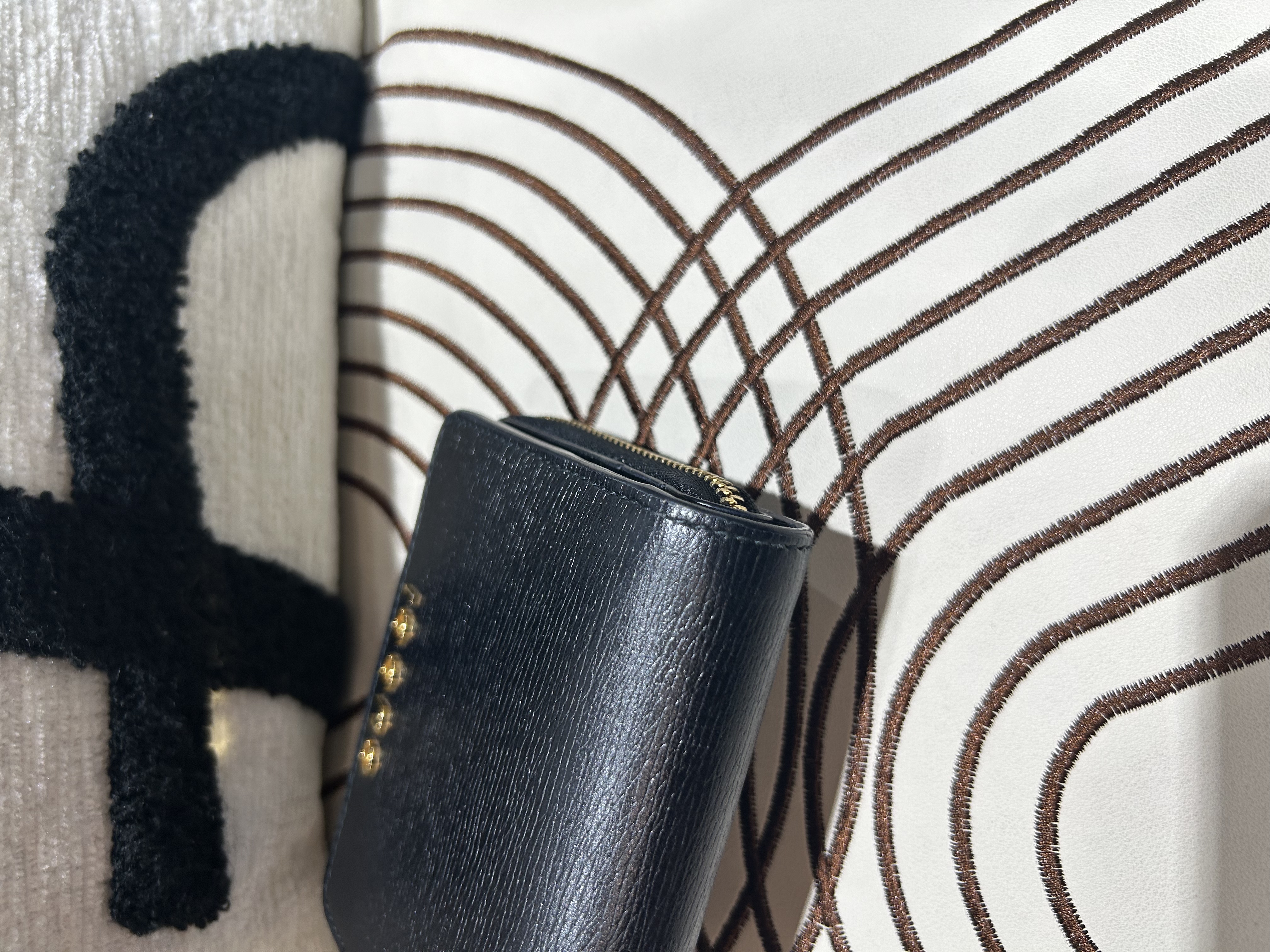Gucci Short Wallet 黑色金扣牛皮 100%Authentic, 99%New
