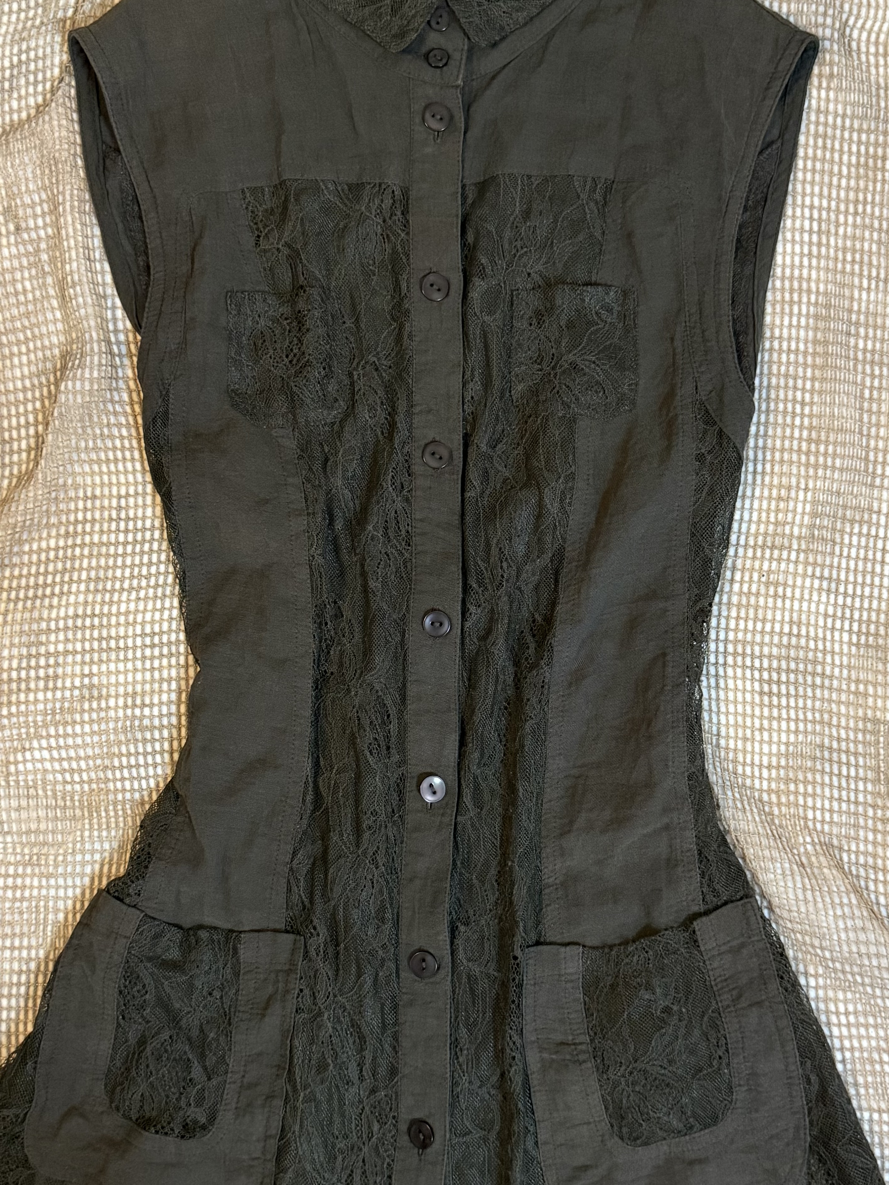  Sleeveless Button-down Dress with Lace Trim