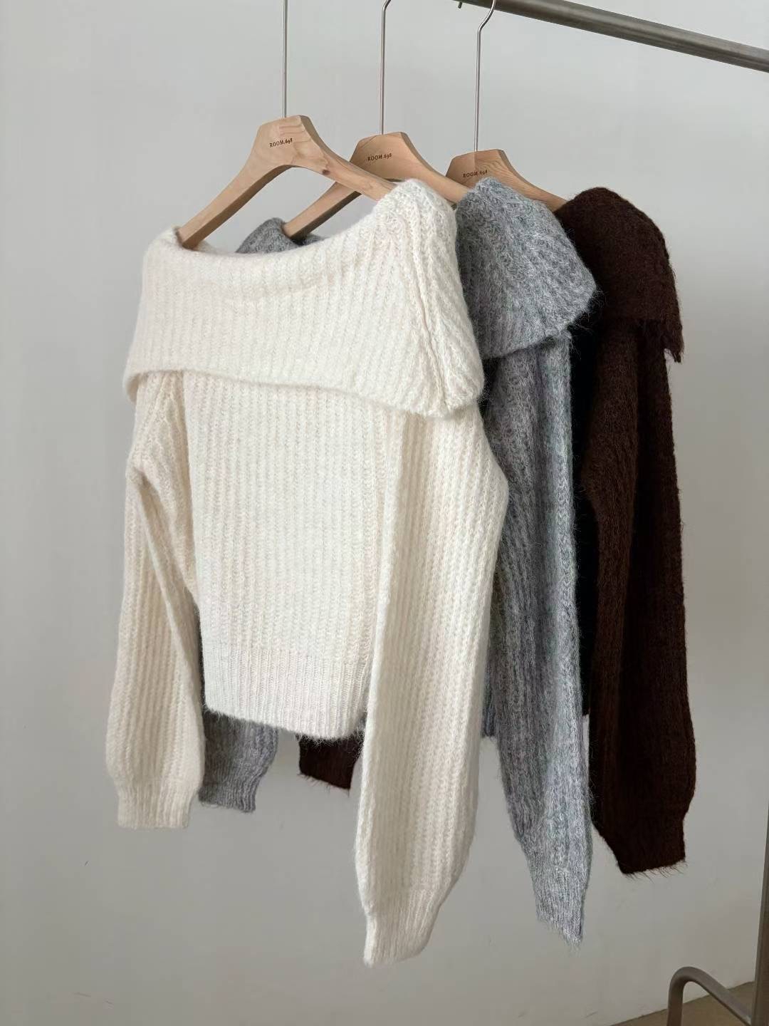 【 Goodbye Winter🤳🏻可鹽可甜！泡泡感混色反領一字膊上衣🩶 】 Jennie Momo Off Shoulder Knit(兩色入)