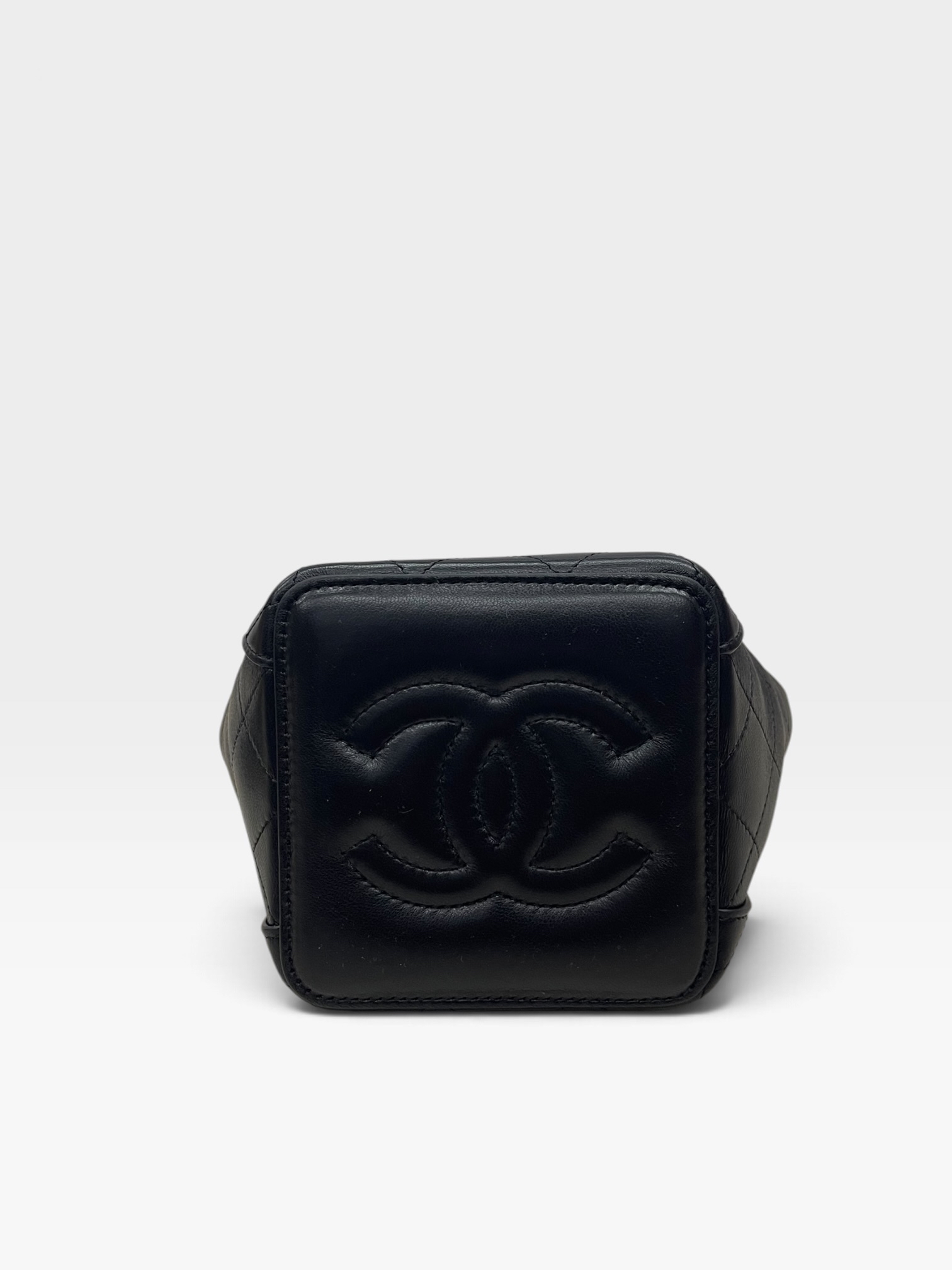 Pre-Owned CHANEL Bucket Bag / Product Code: 102912