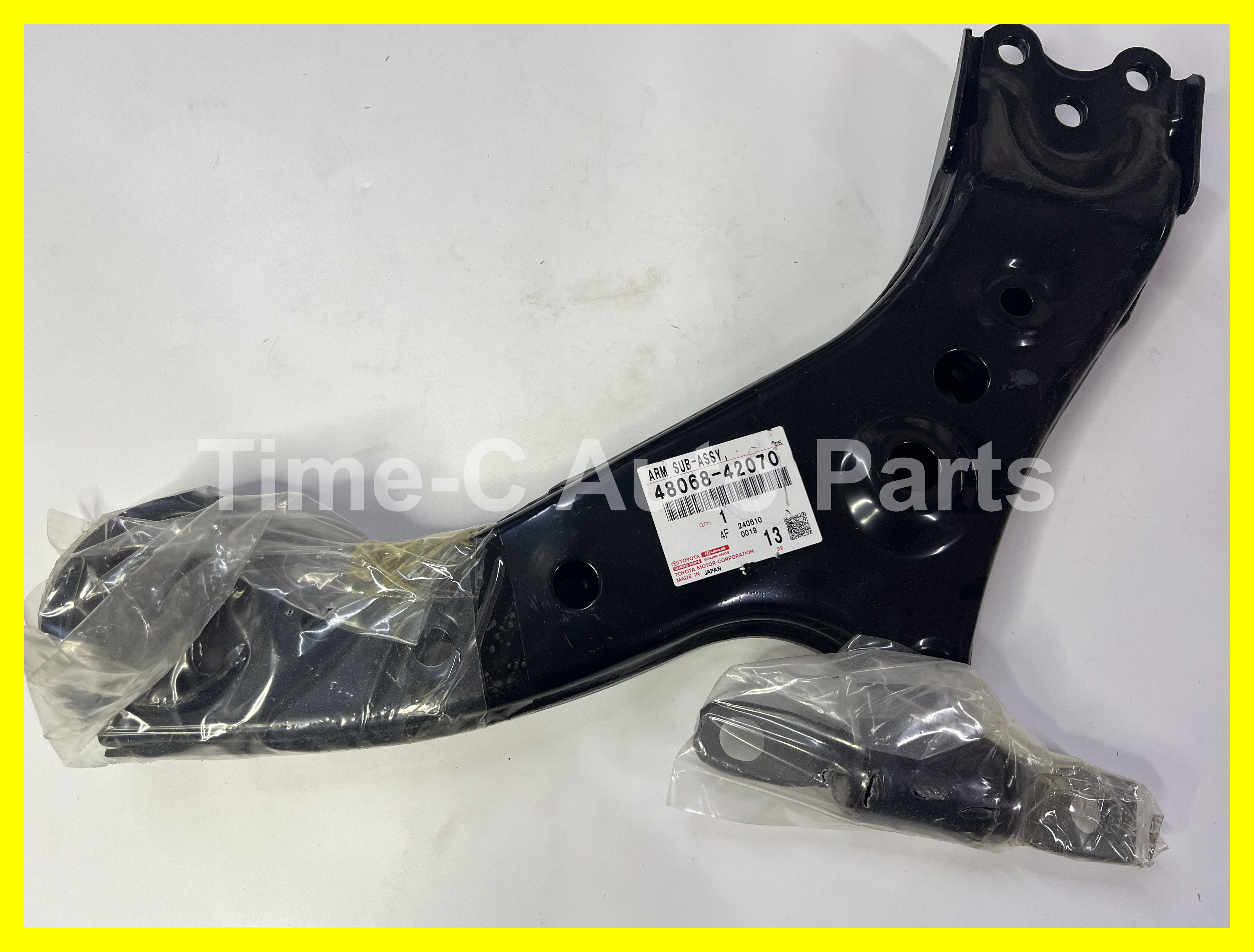 右下叉架 48068-42070 - Toyota Rav4