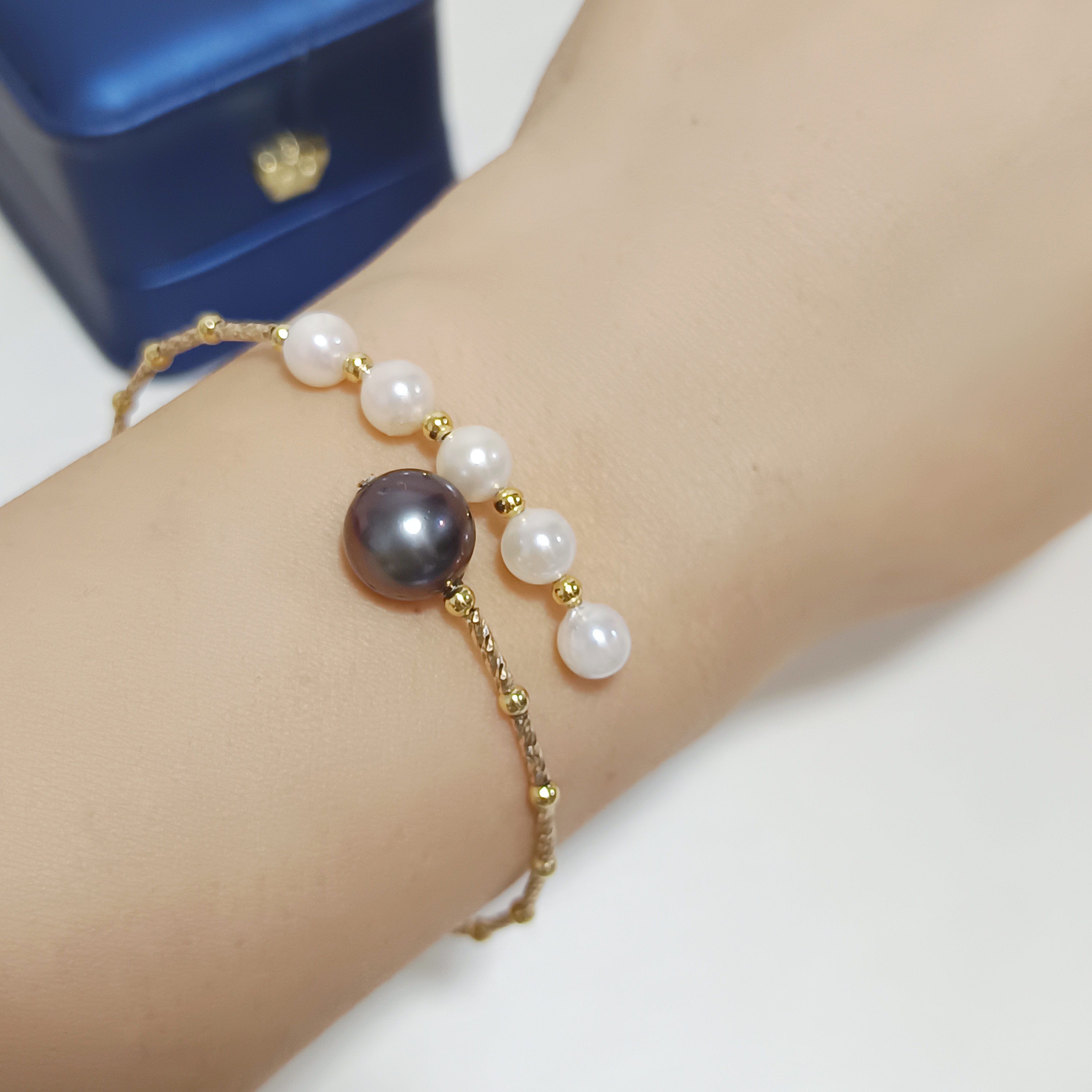 特價品‼️正圓強光大溪地海水珍珠+日本akoya海水珍珠注金彈力手圈