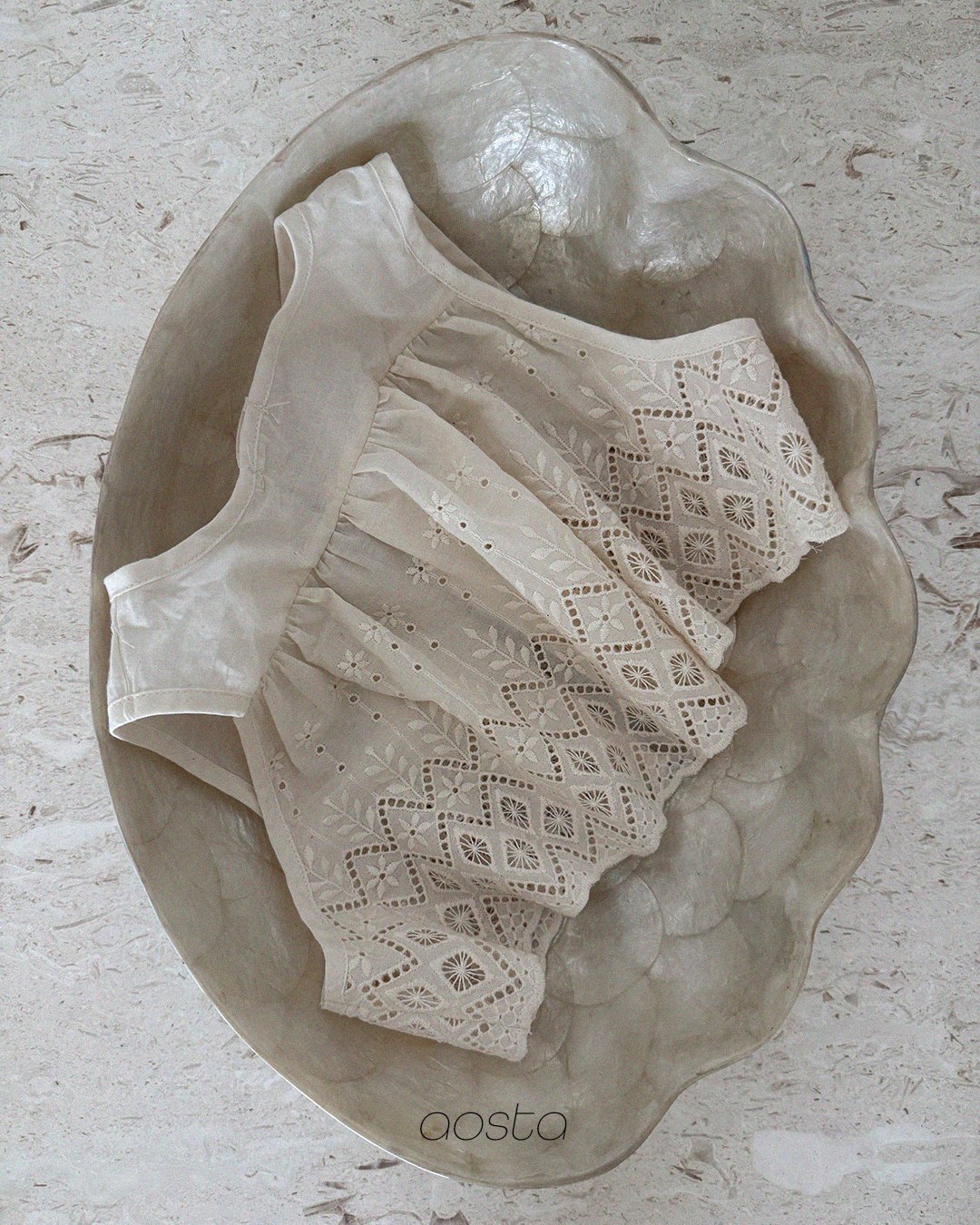 Aosta | [Lace Jenny Open Vest]
