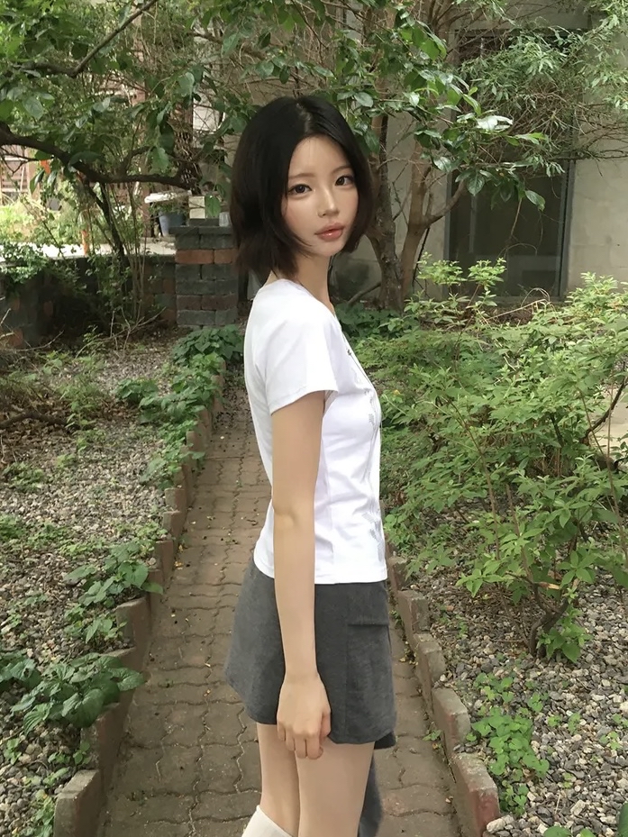 Pixel Rose Graphic Short Sleeve Top