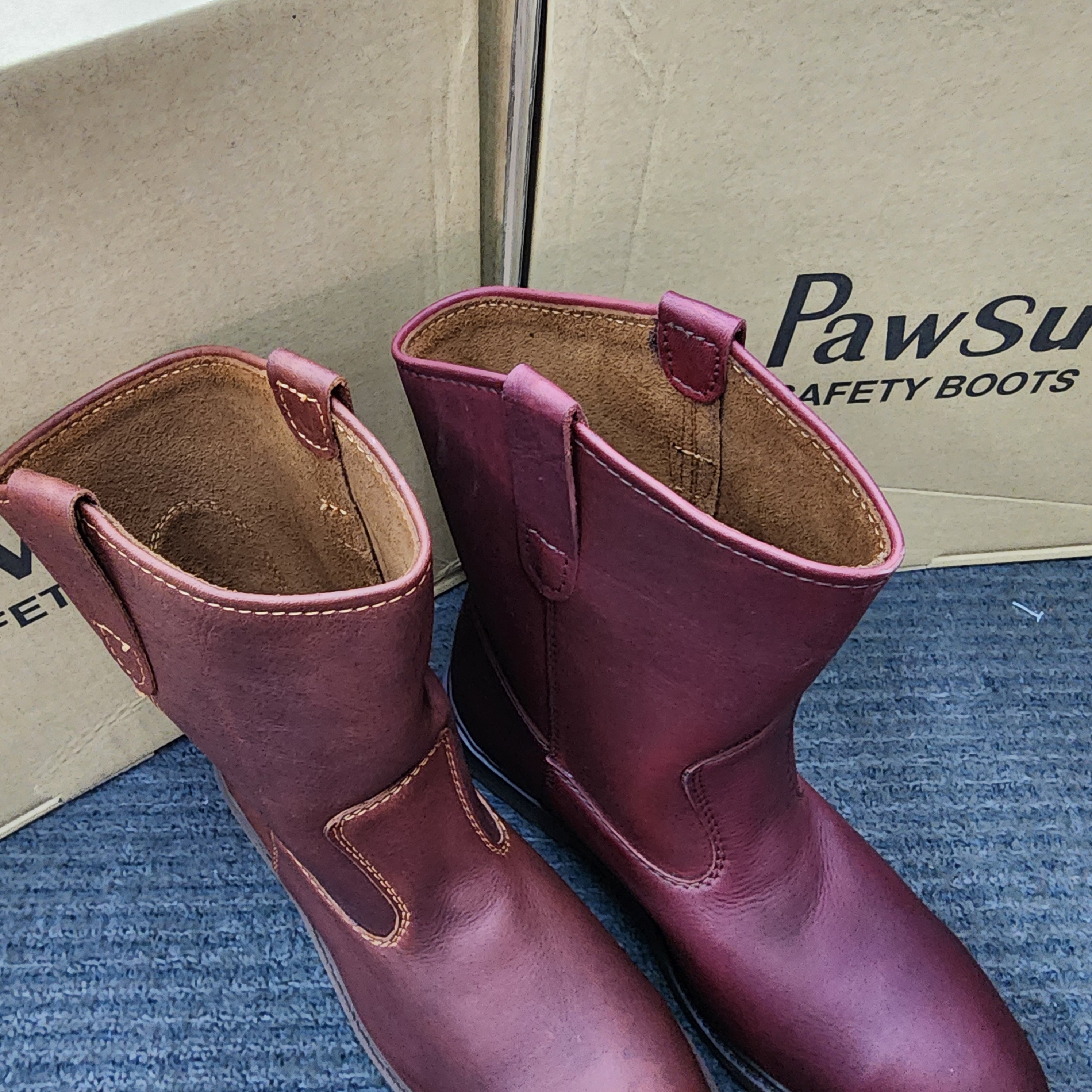 PawSu 801 High cut Safety Shoes Tajam A shape Whisky Maroon leather Kasut Keselamatan Tinggi Bentuk Tajam A Warna Whisky Maroon