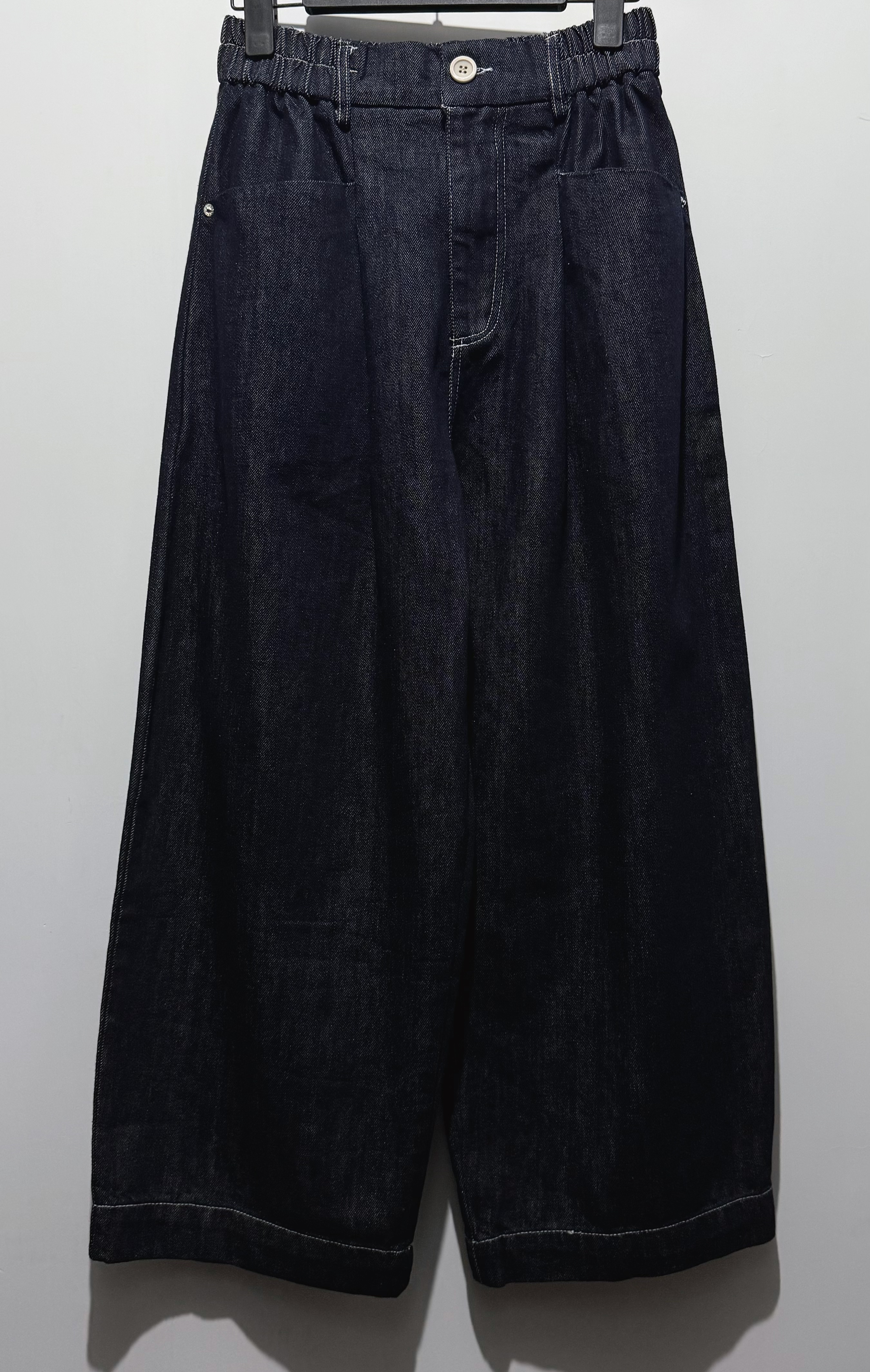 B00558 闊身牛仔布褲