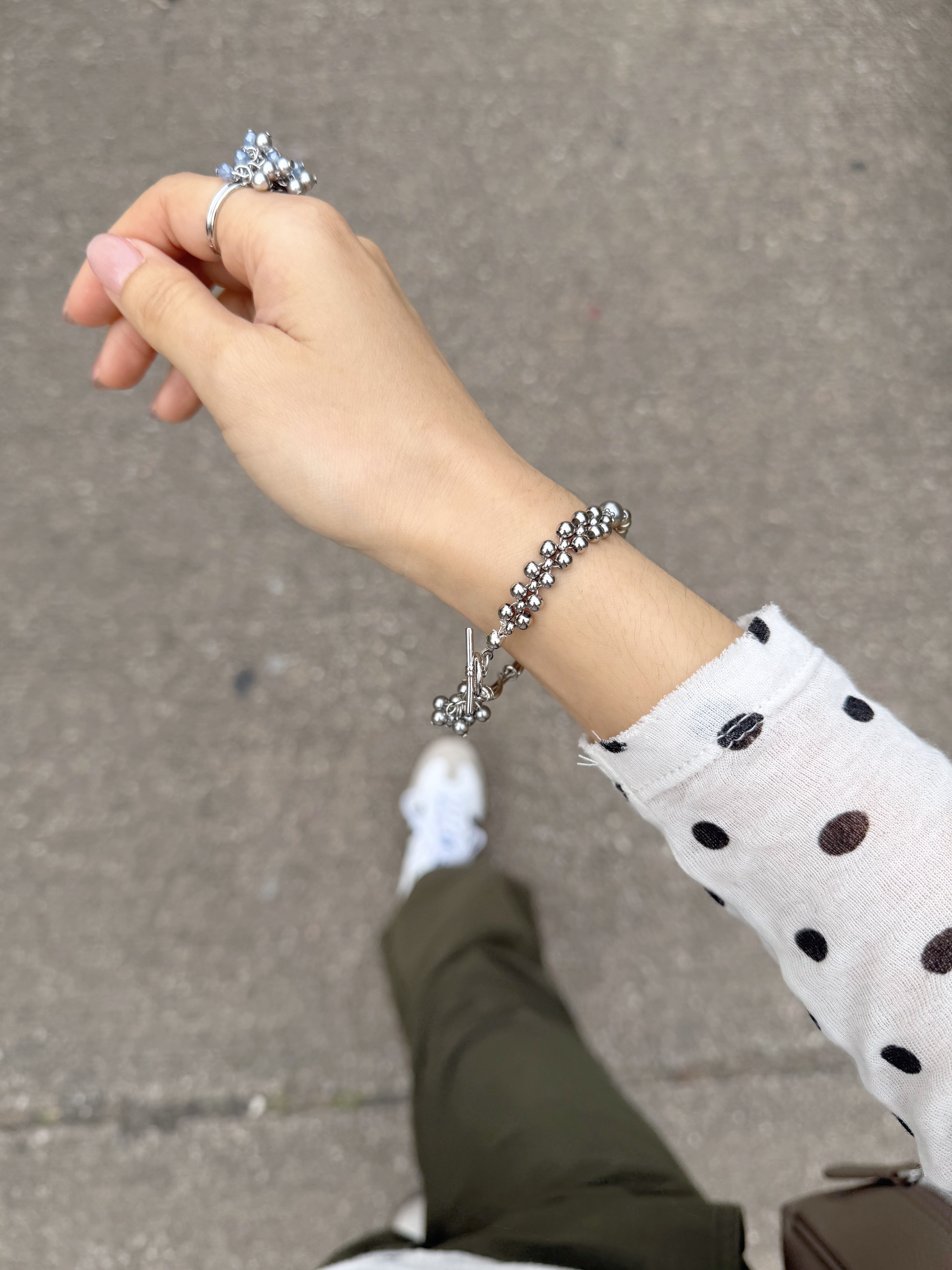 珍珠小花球併接手織手鍊/全銀色