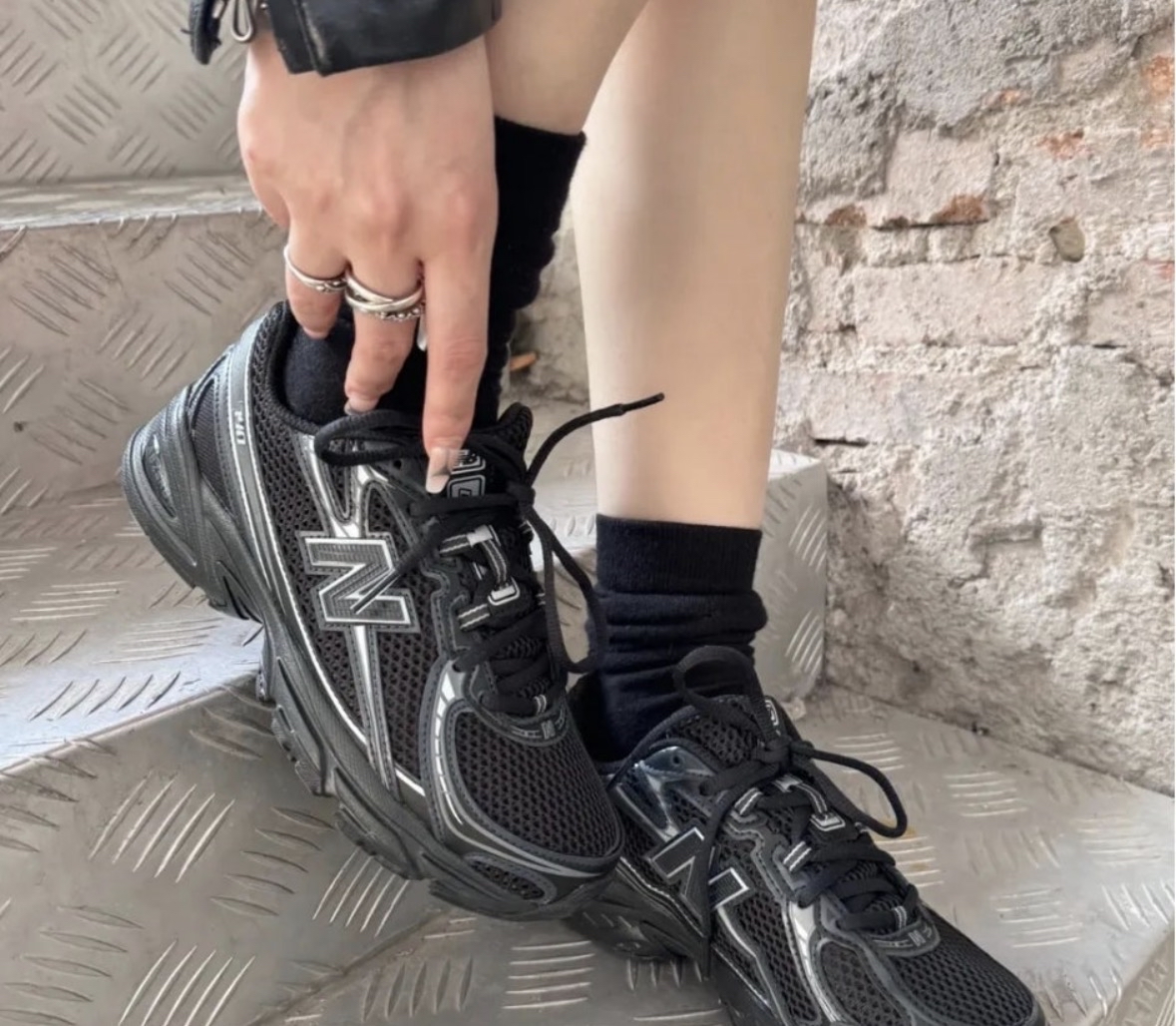 NEW BALANCE U740 Black  (預購商品）