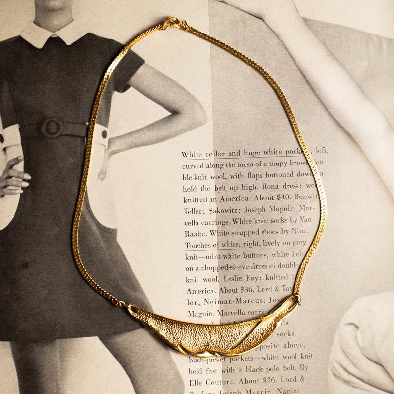 c.a. 1970s Stamped Korea Modernist Red x Ivory Enamel Necklace(EA1814)